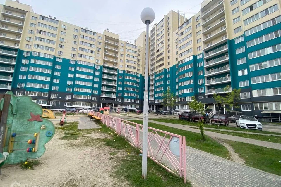 Продаю квартиру-студию ул.Светлая,11 - изображение 1