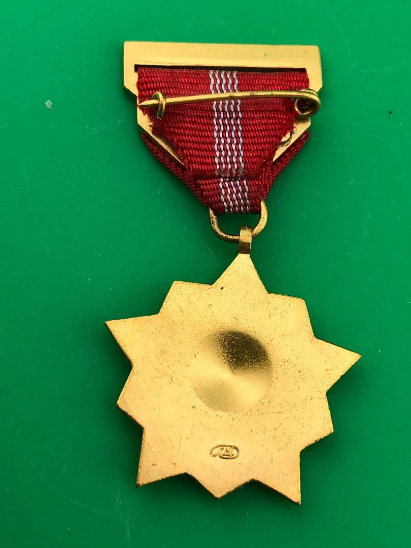 Почётный знак ЦК ВЛКСМ - миниатюра 2