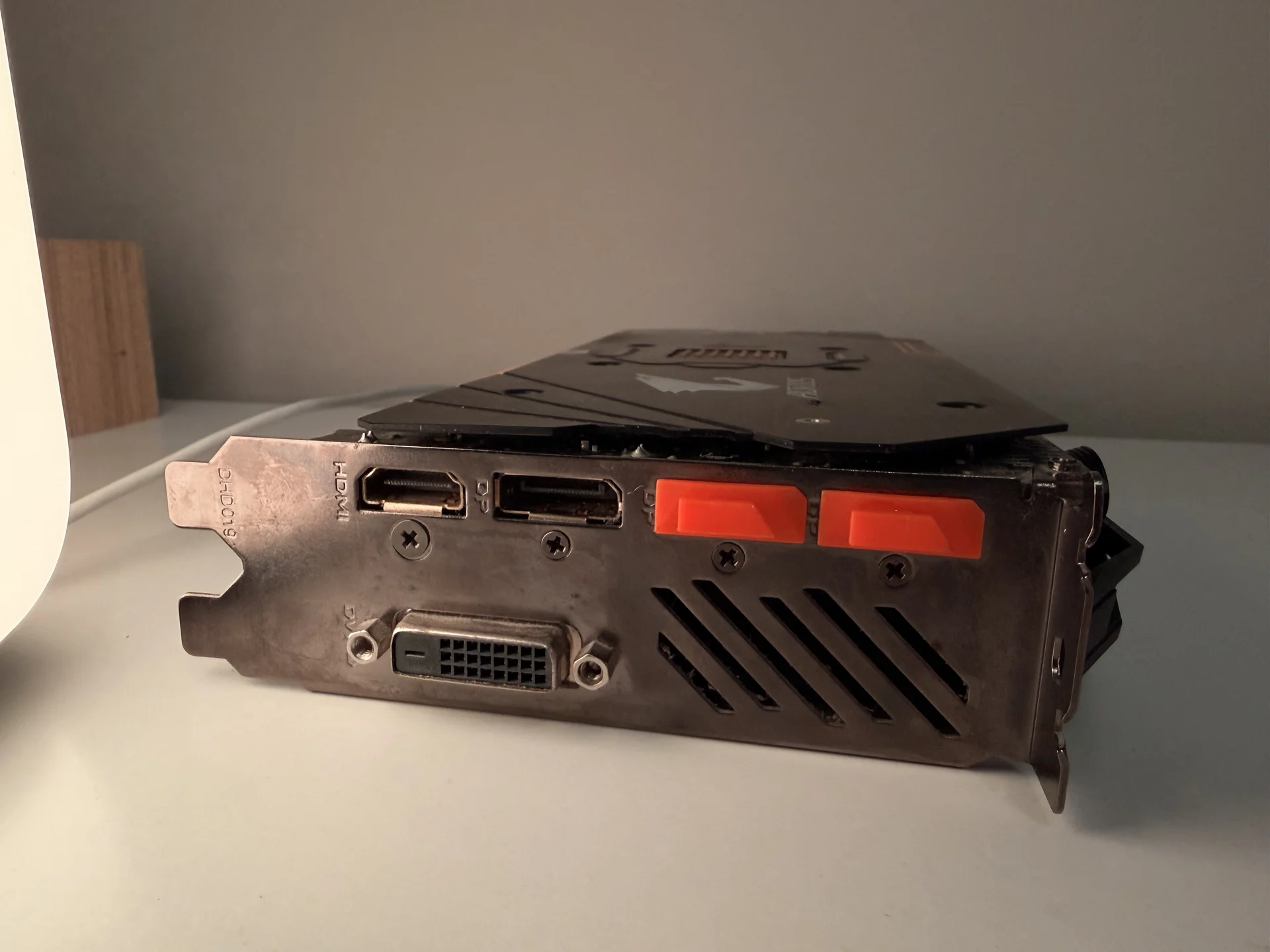 Видеокарта Gigabyte AORUS RX 580 4GB - миниатюра 6