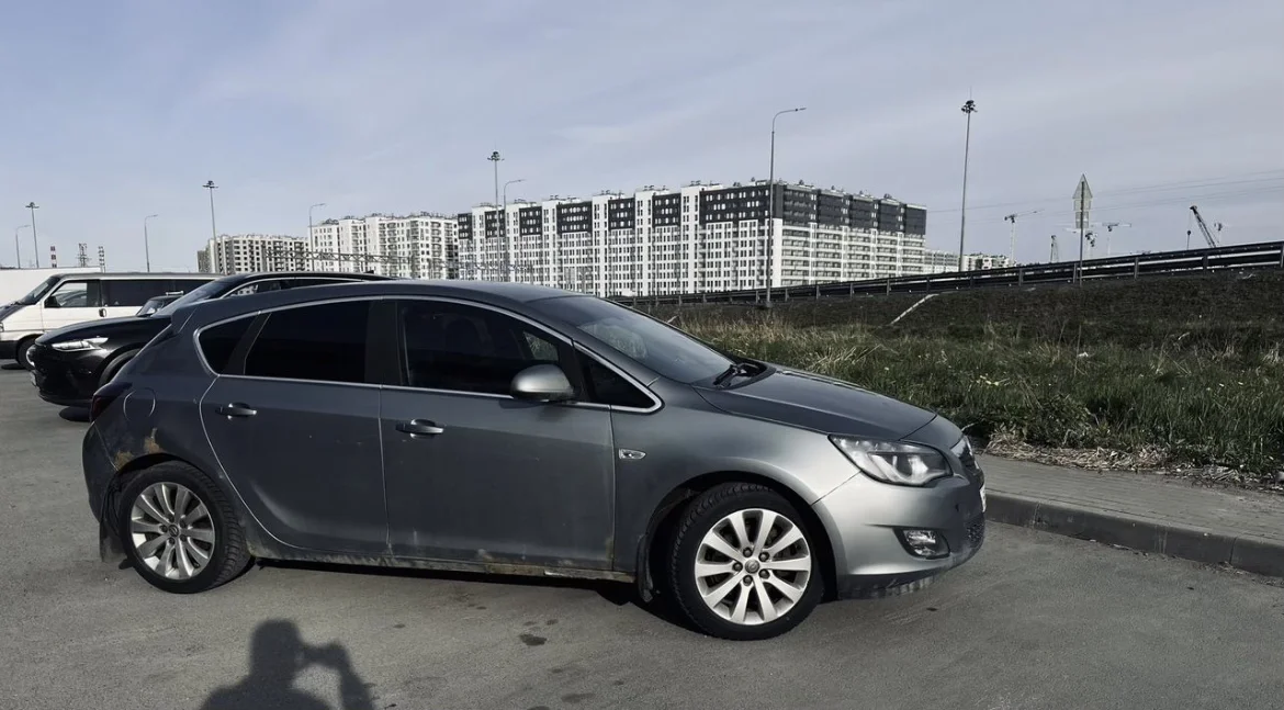 opel astra 1.6 AT 180л.с - миниатюра 2