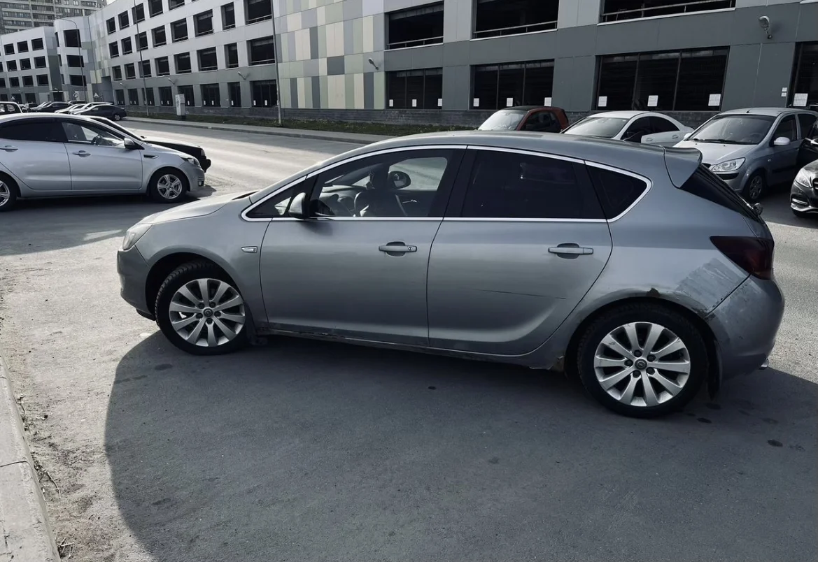 opel astra 1.6 AT 180л.с - миниатюра 4
