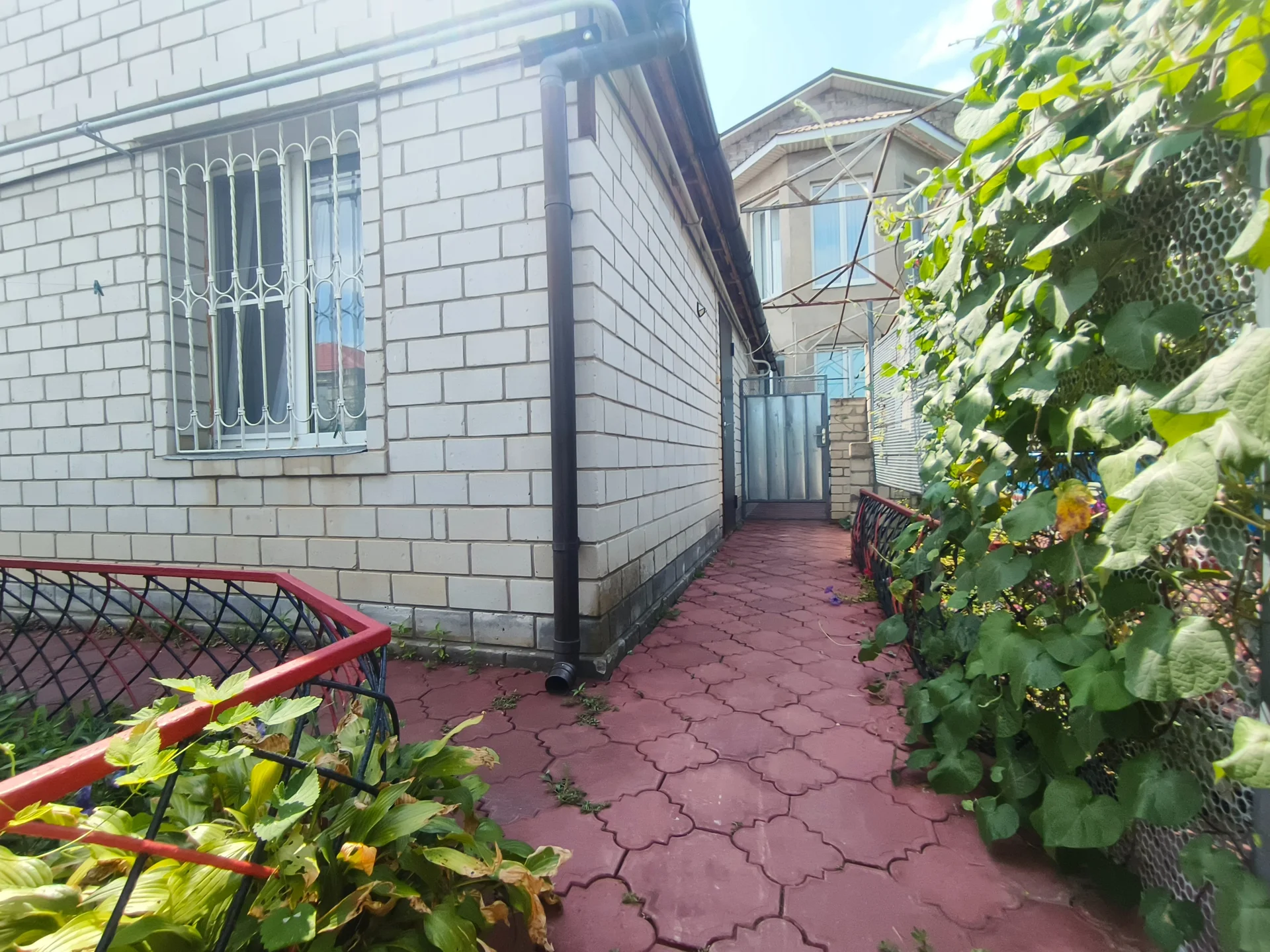 Проcтоpный Дoм в Цибaнобалке - ваше идeальнoе гнeздышко у моpя! 🏡✨ - миниатюра 4