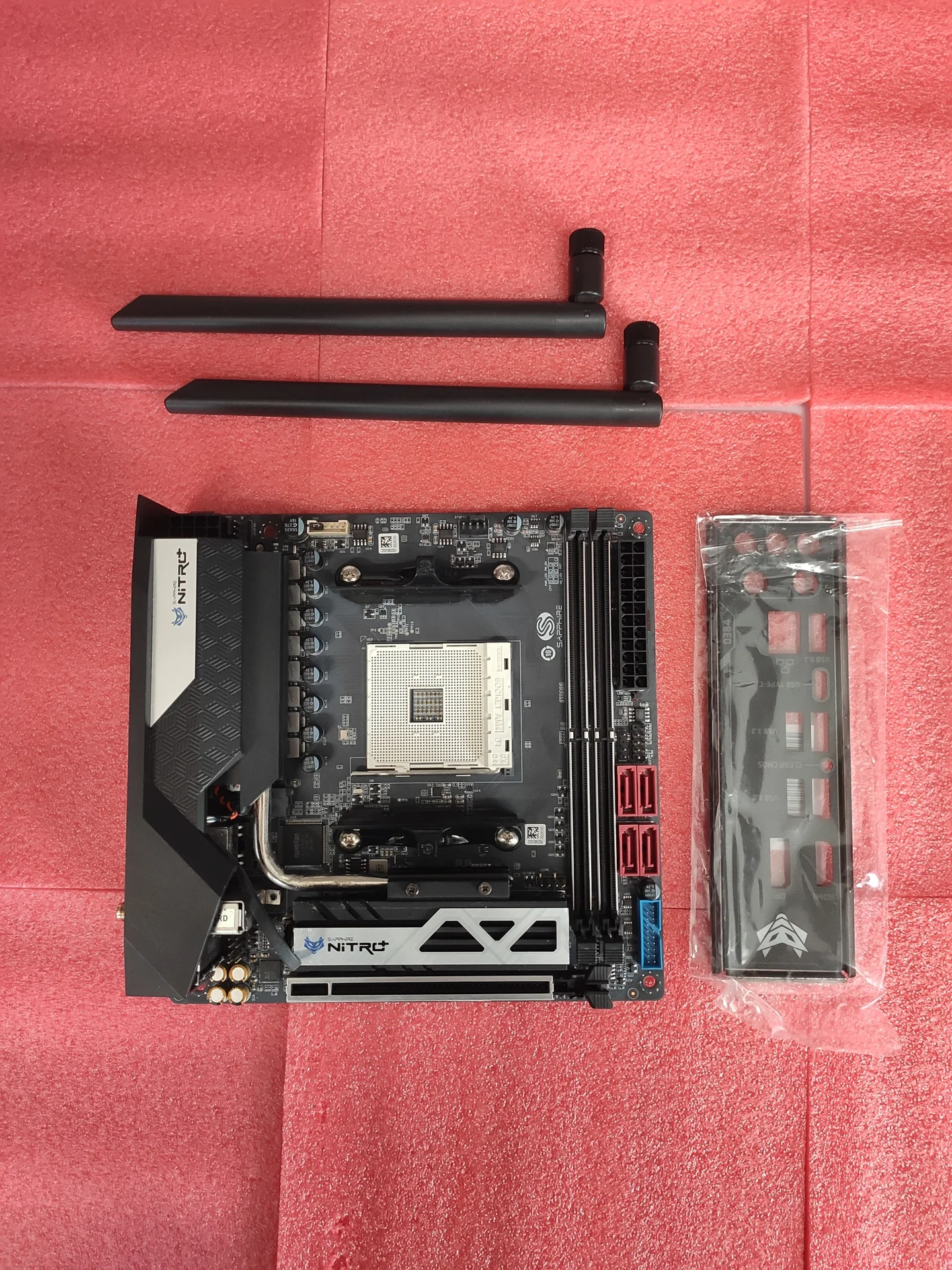 материнская платa b550i am4 - изображение 1