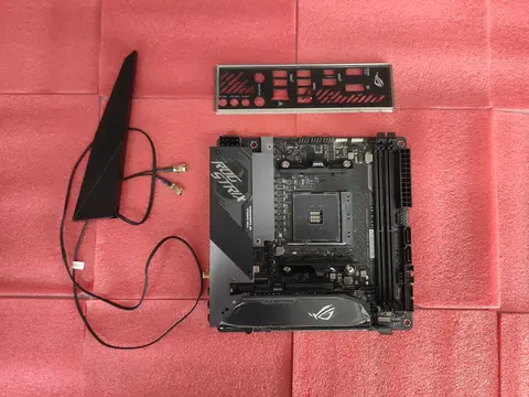 Материнская плата ASUS ROG Strix X570-I Gaming AM4