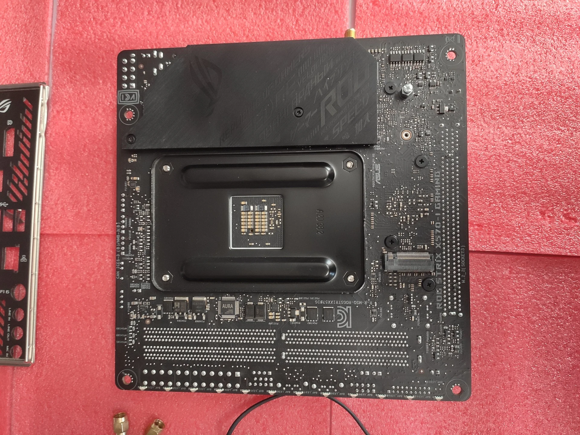 Материнская плата ASUS ROG Strix X570-I Gaming AM4 - миниатюра 7