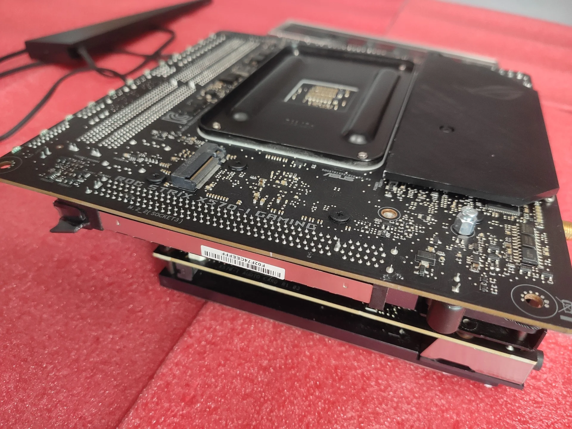 Материнская плата ASUS ROG Strix X570-I Gaming AM4 - миниатюра 8