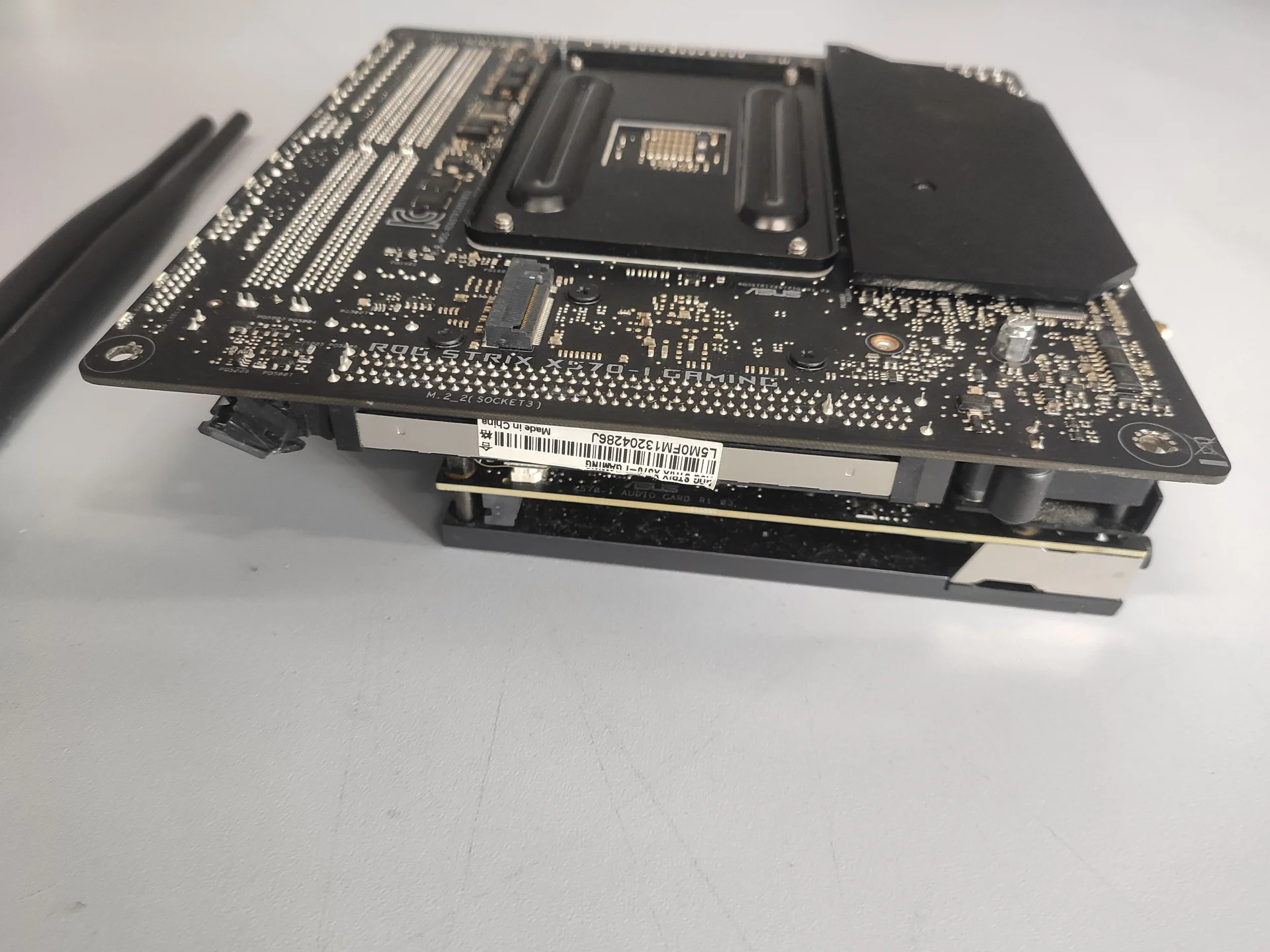 Материнская плата ASUS ROG Strix X570-I Gaming - миниатюра 6