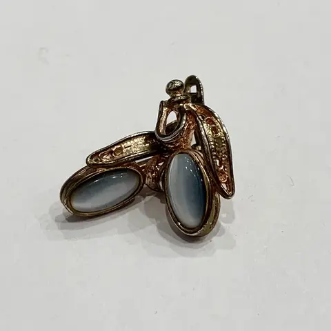 Золотые серьги с дымчатыми камнями