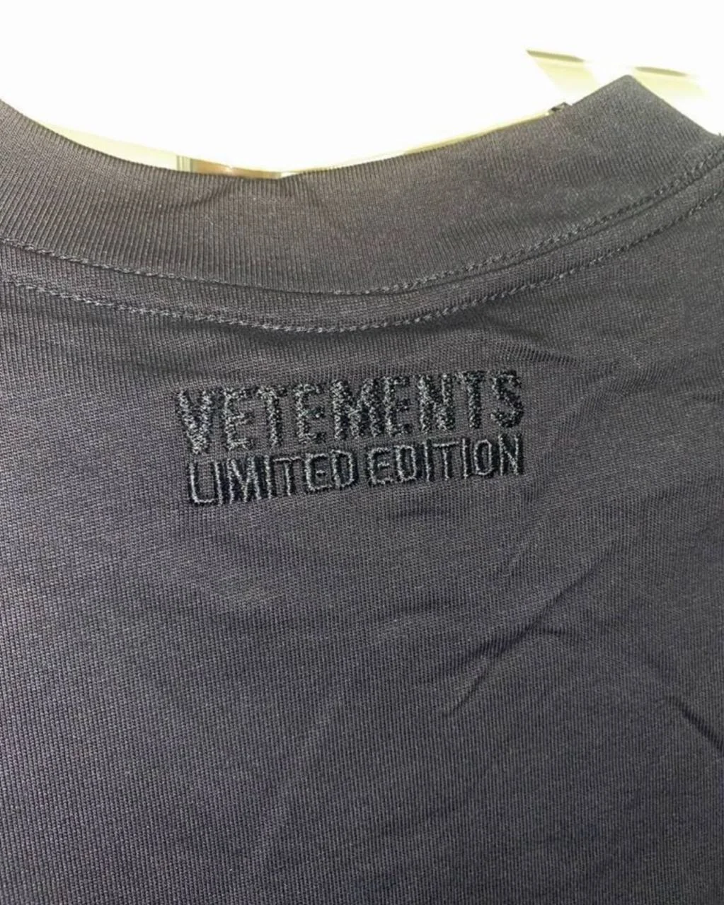 Футболка Vetements Kiss me baby - миниатюра 2