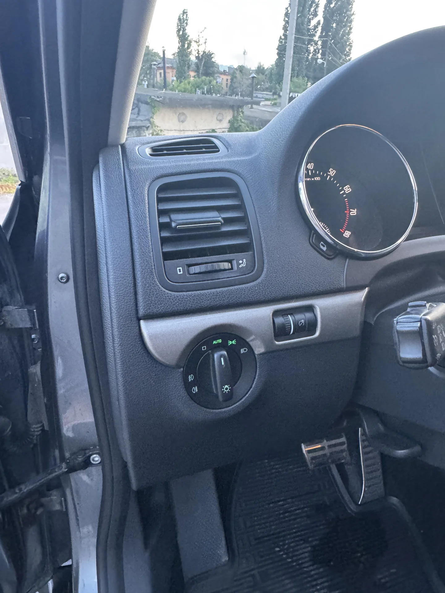 SKODA YETI 2014 год - миниатюра 10