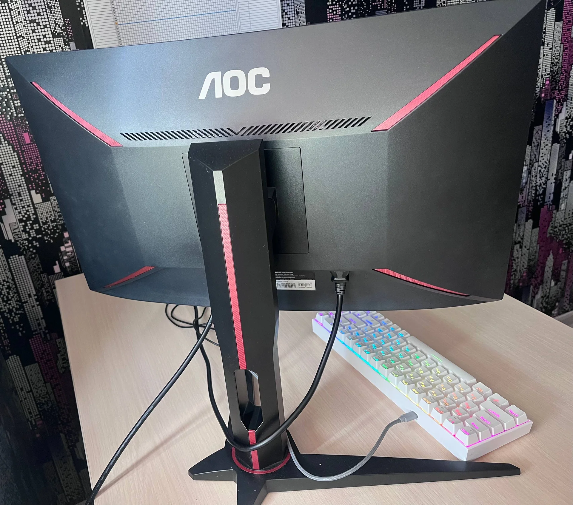 Игровой изогнутый монитор AOC C24G1 (144 Гц, 24") - миниатюра 2
