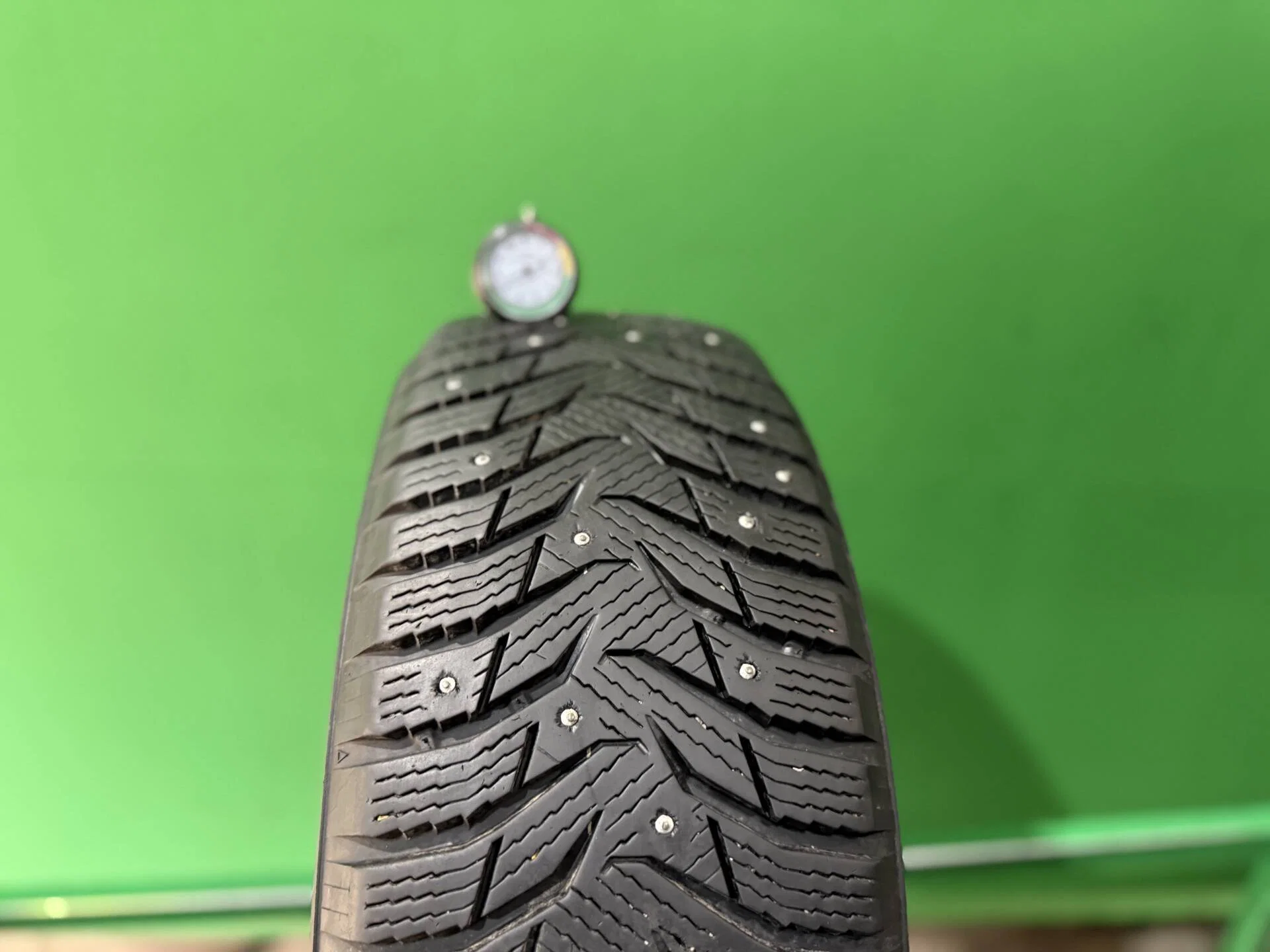 195/60 R15 Kumho WinterCraft ice Wi31+ зимние шипованные - изображение 1