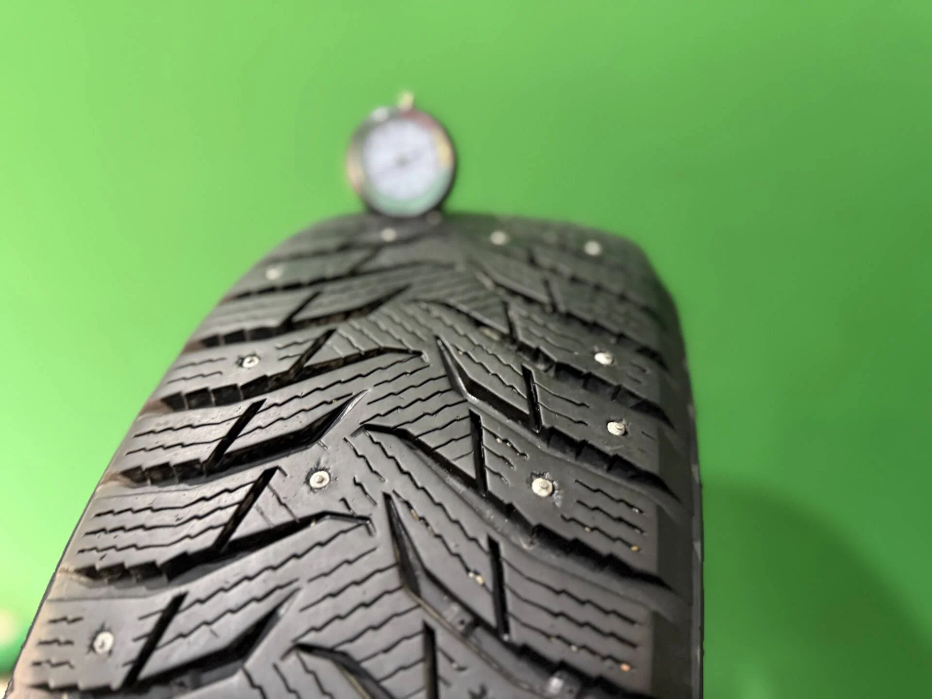 195/60 R15 Kumho WinterCraft ice Wi31+ зимние шипованные - миниатюра 8