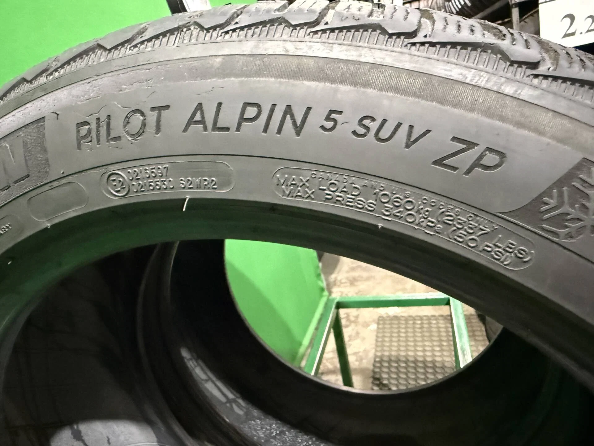 275/45 R20 дюймов Michelin Pilot Alpin 5 зимние нешипованные - миниатюра 2