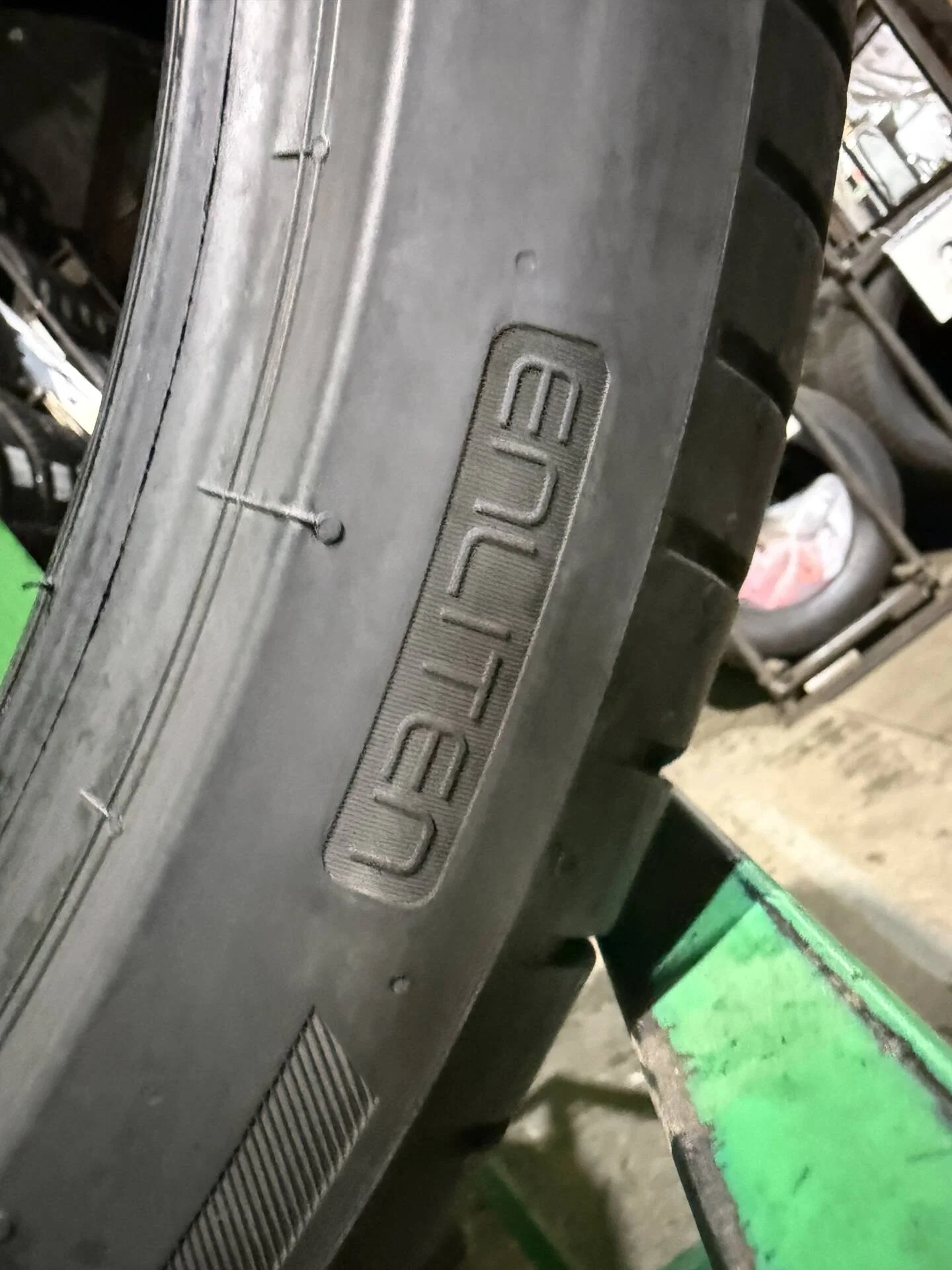 255/40 R21 дюймов Bridgestone Turanza 6 летние - миниатюра 4