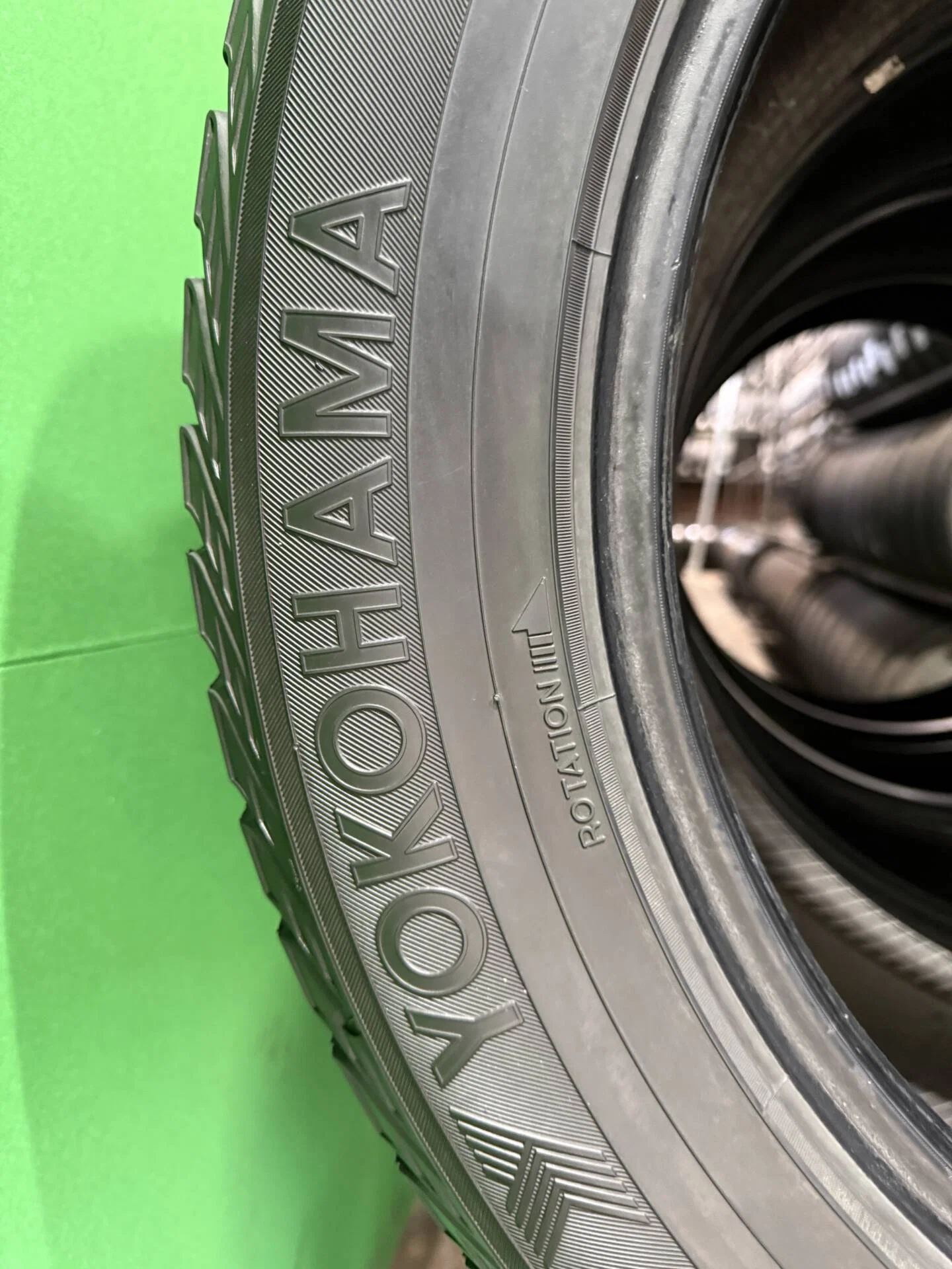 285/50 R20 дюймов Yokohama Ice Guard IG35 зимние шипованные - миниатюра 6