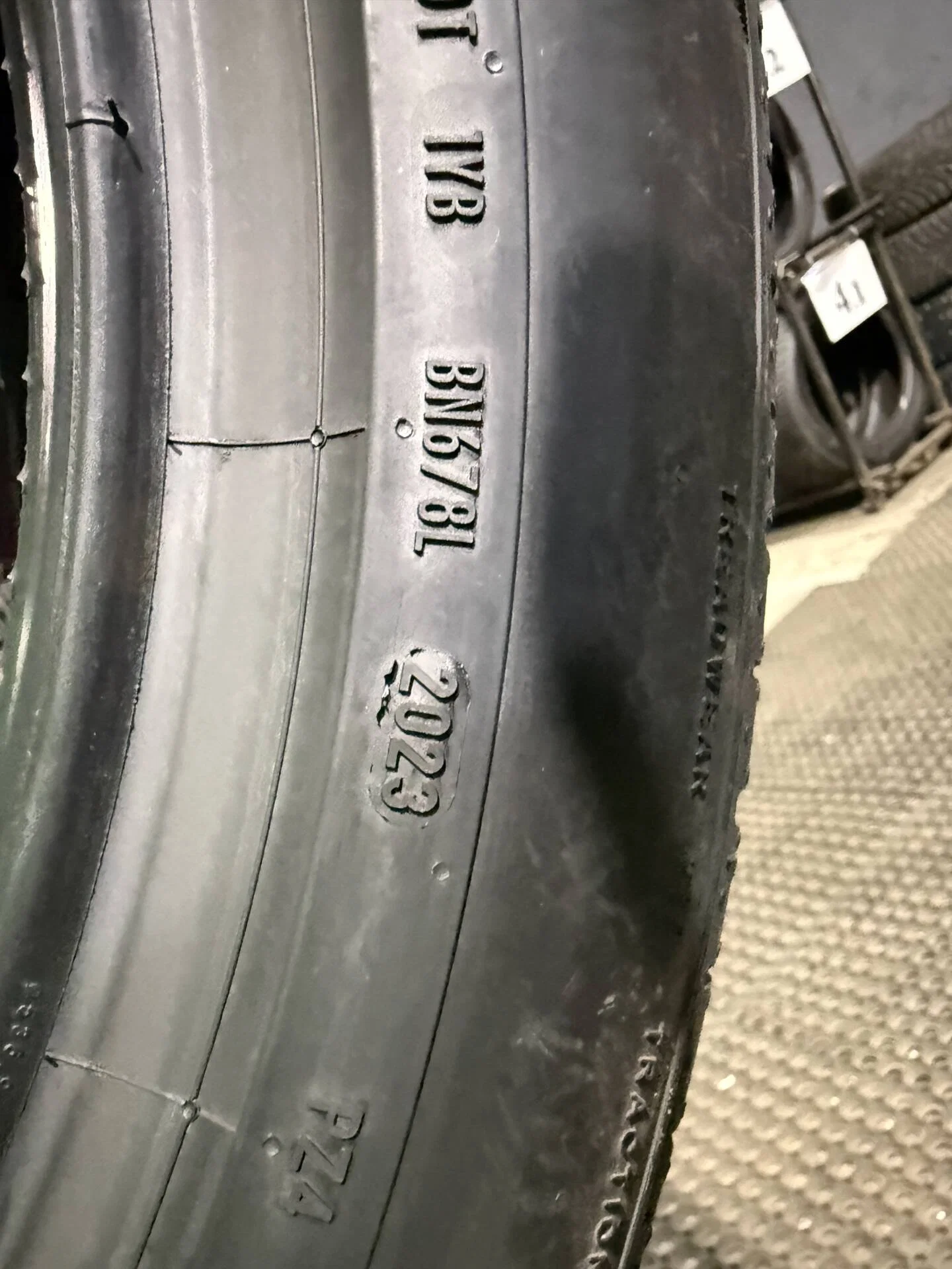 315/40 R21 дюймов Pirelli P Zero PZ4 летние - миниатюра 3