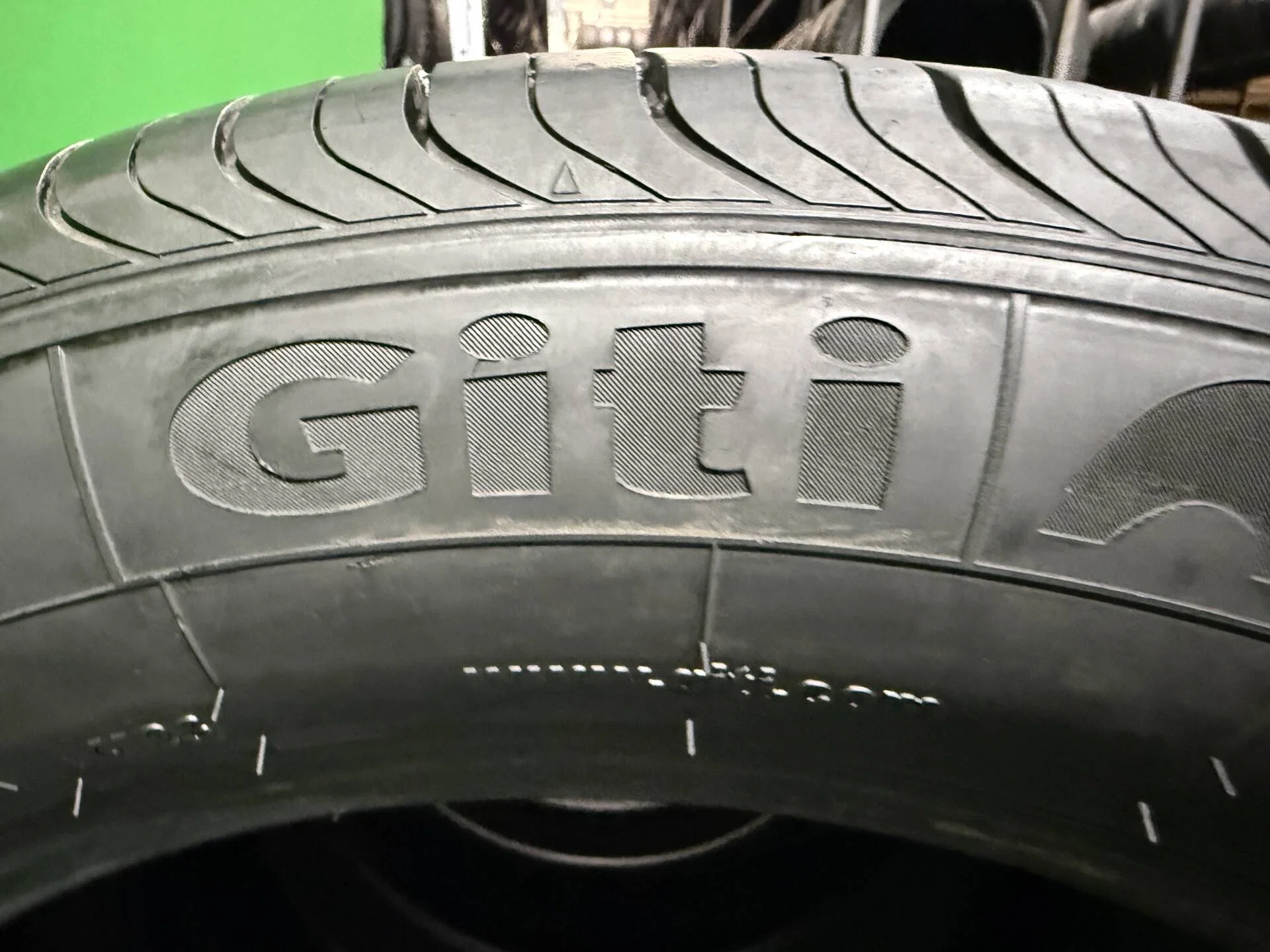 225/60 R18 дюймов Giti GitiComfort F50 летние - миниатюра 3
