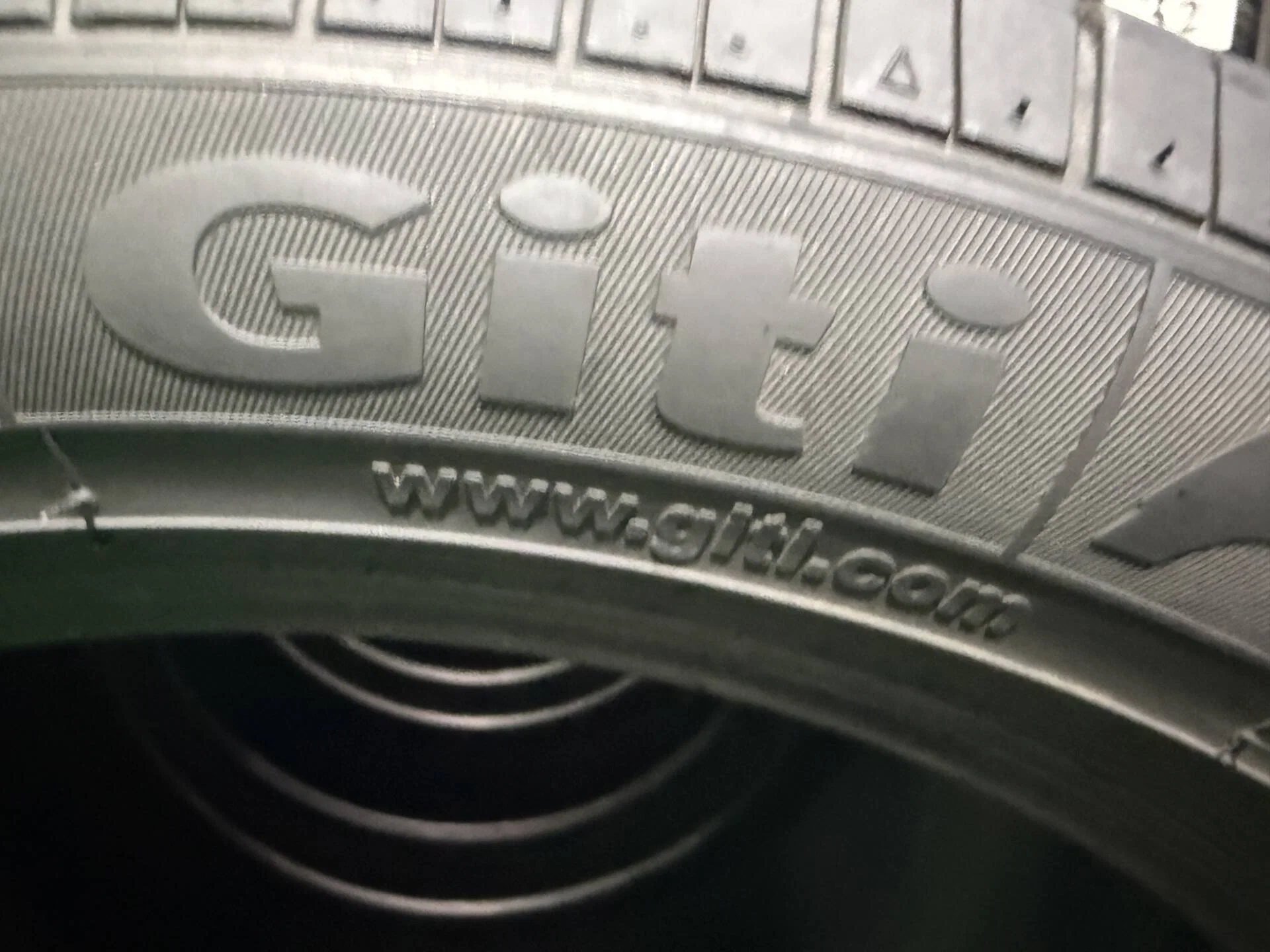 205/50 R17 дюймов Giti GitiComfort 228V1 летние - миниатюра 3
