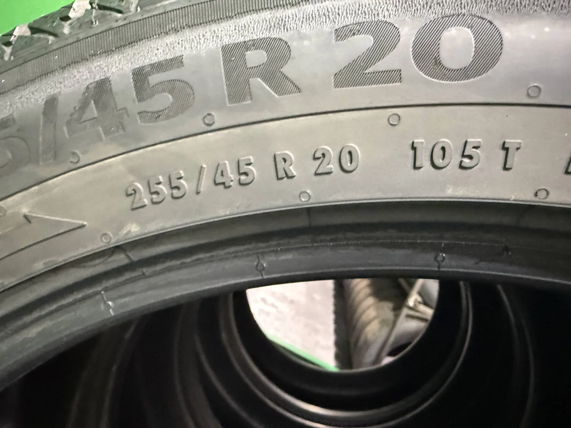 255/45 R20 дюймов Continental ContiVikingContact 7 SUV зимние нешипованные - миниатюра 2