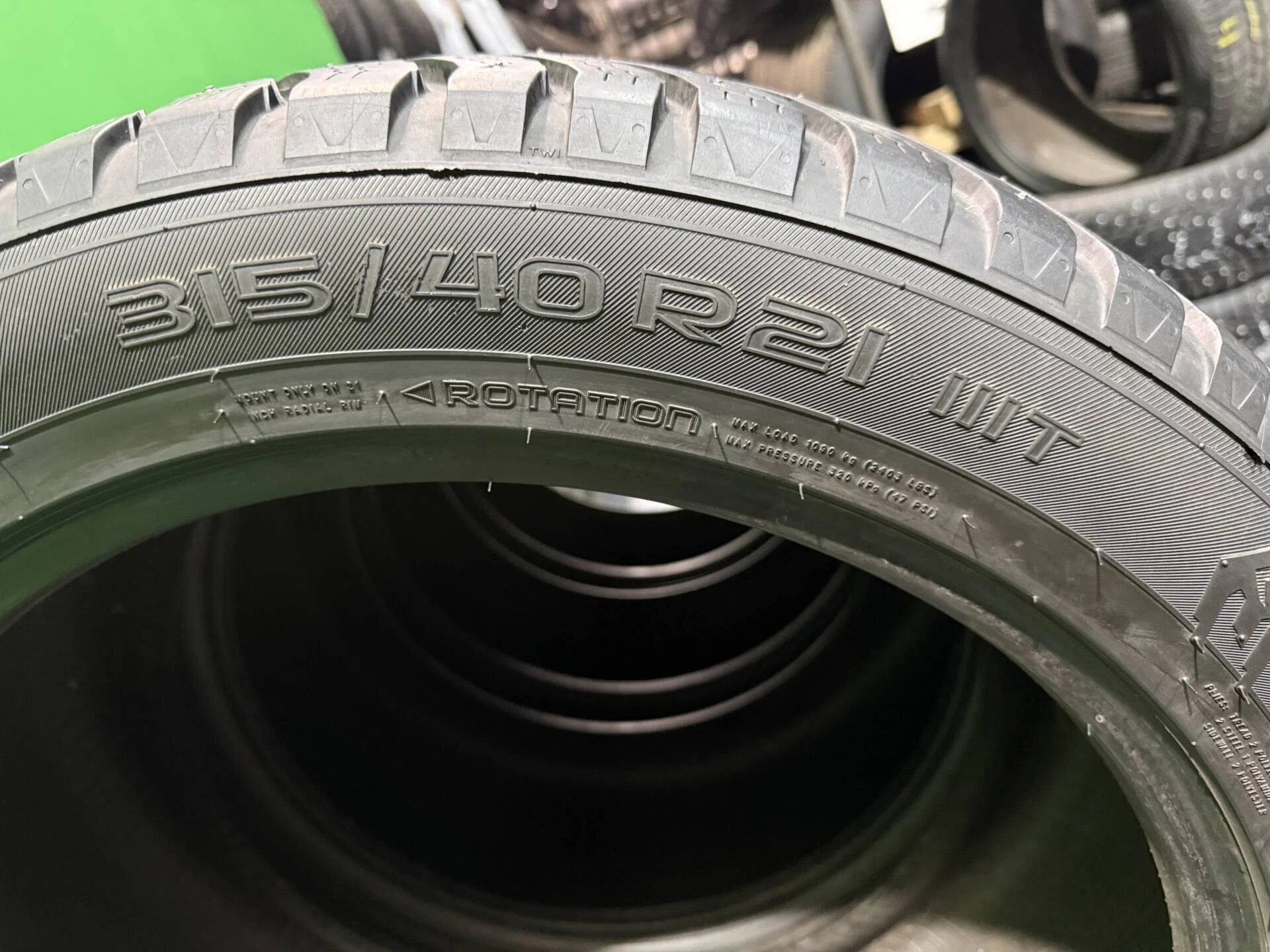 255/45 R20 дюймов Continental ContiVikingContact 7 SUV зимние нешипованные - миниатюра 6