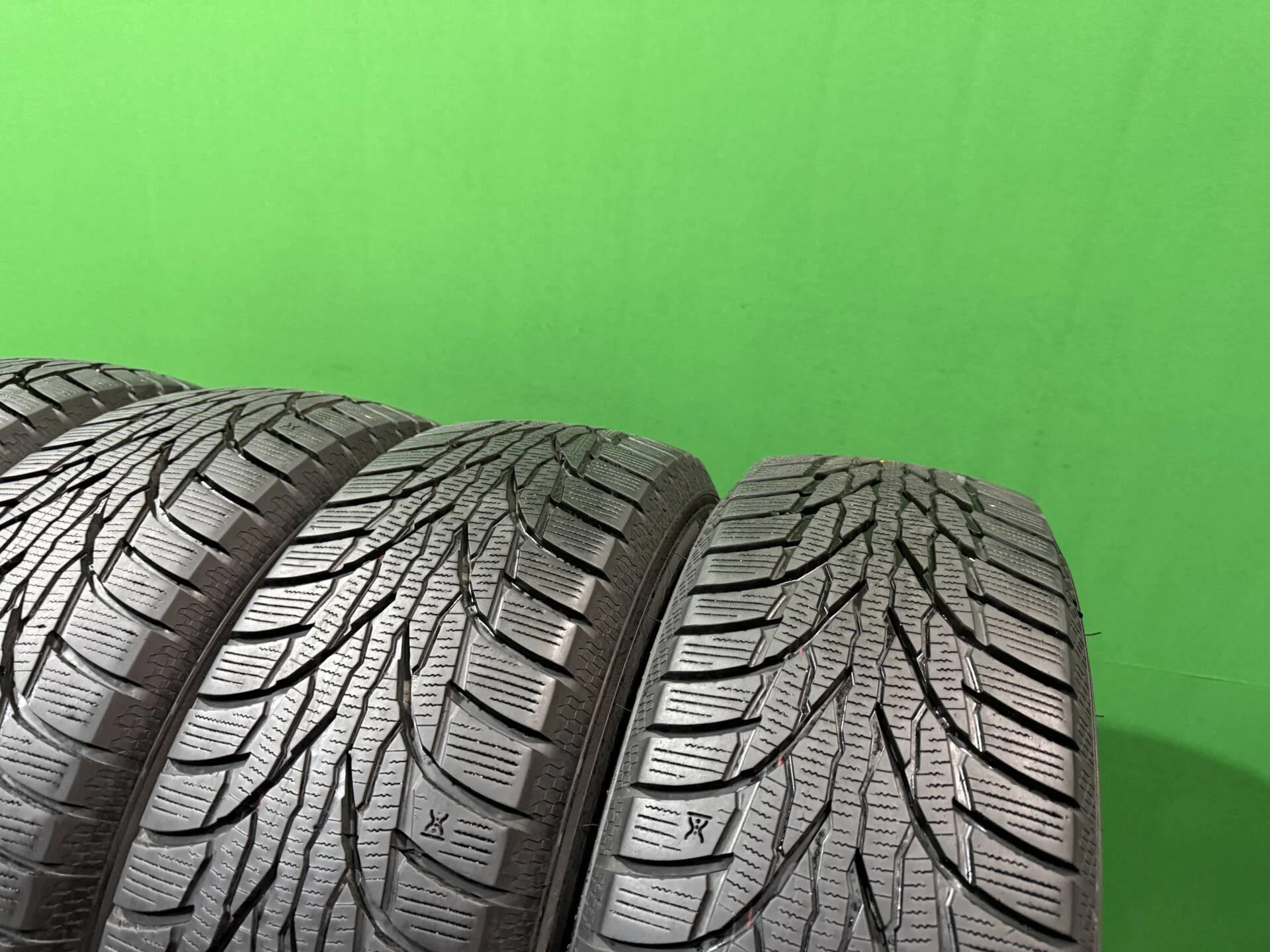 225/60 R17 дюймов Kumho WinterCraft SUV Ice WS51 зимние нешипованные - миниатюра 4