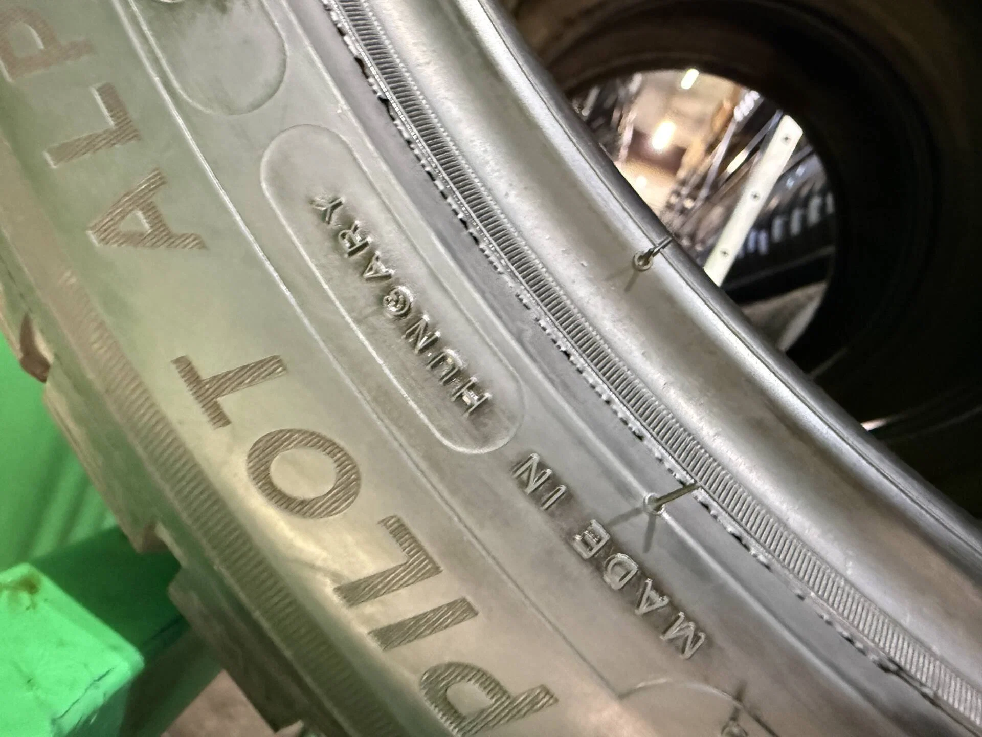 275/40 R21 дюймов Michelin Pilot Alpin 5 SUV зимние нешипованные - миниатюра 3