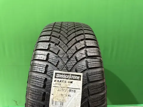 235/60 R18 дюймов Bridgestone Blizzak LM-005 зимние нешипованные