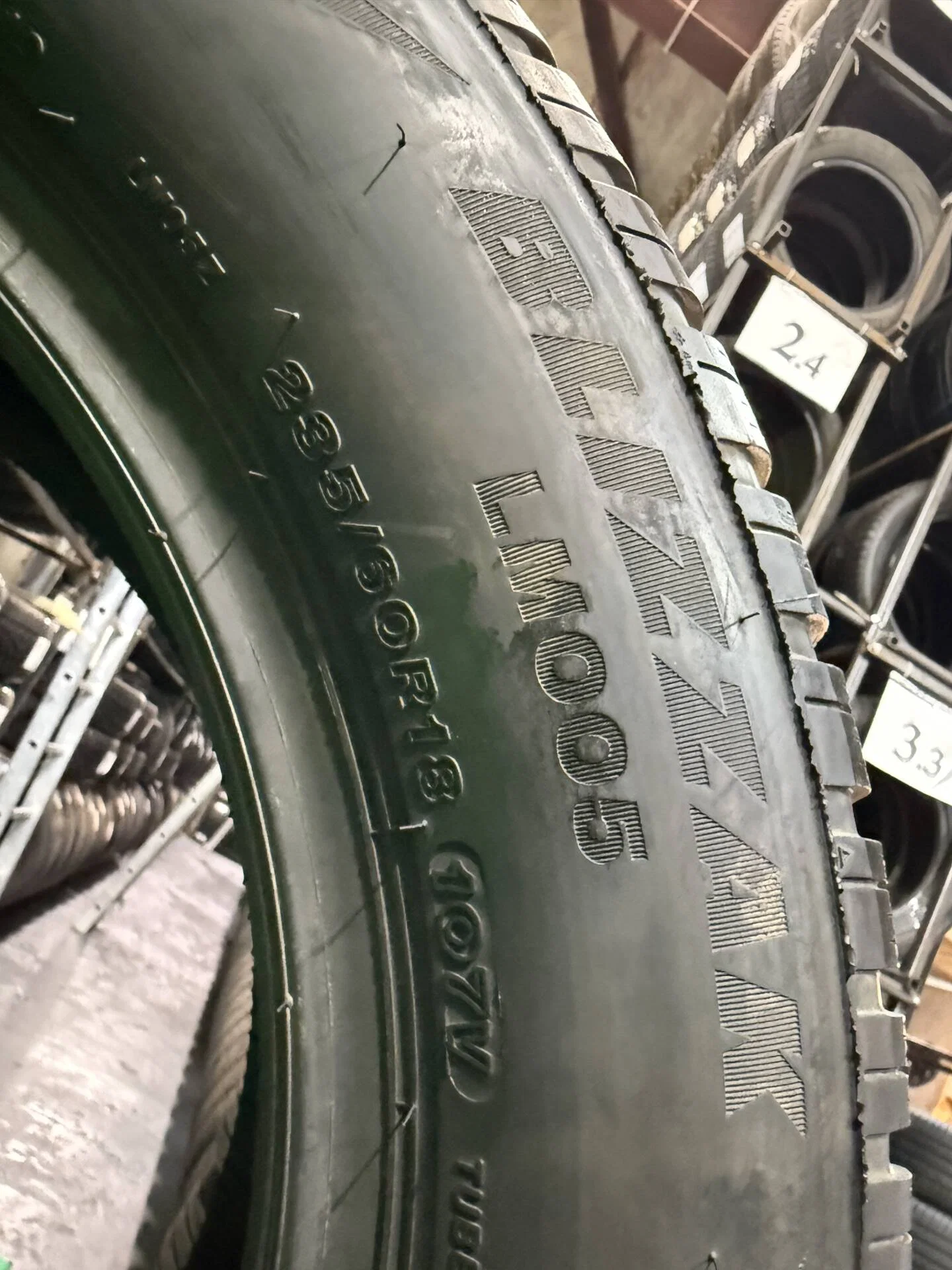 235/60 R18 дюймов Bridgestone Blizzak LM-005 зимние нешипованные - миниатюра 2