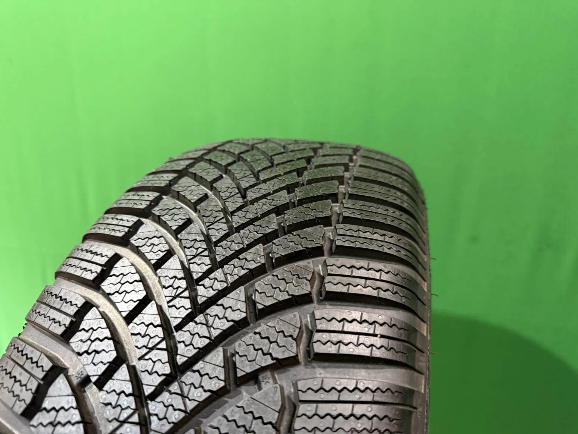 235/60 R18 дюймов Bridgestone Blizzak LM-005 зимние нешипованные - миниатюра 5