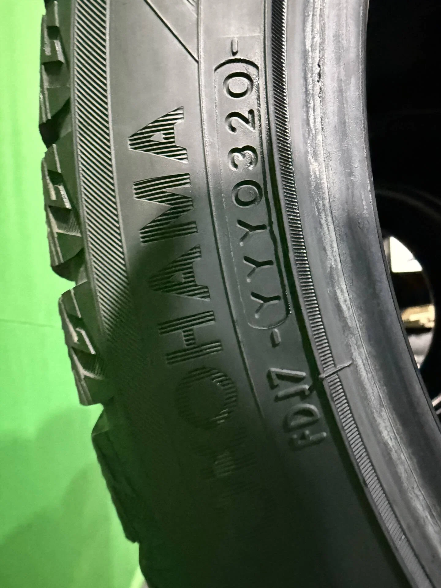 225/45 R18 дюймов Yokohama Ice Guard IG60 зимние нешипованные - миниатюра 2