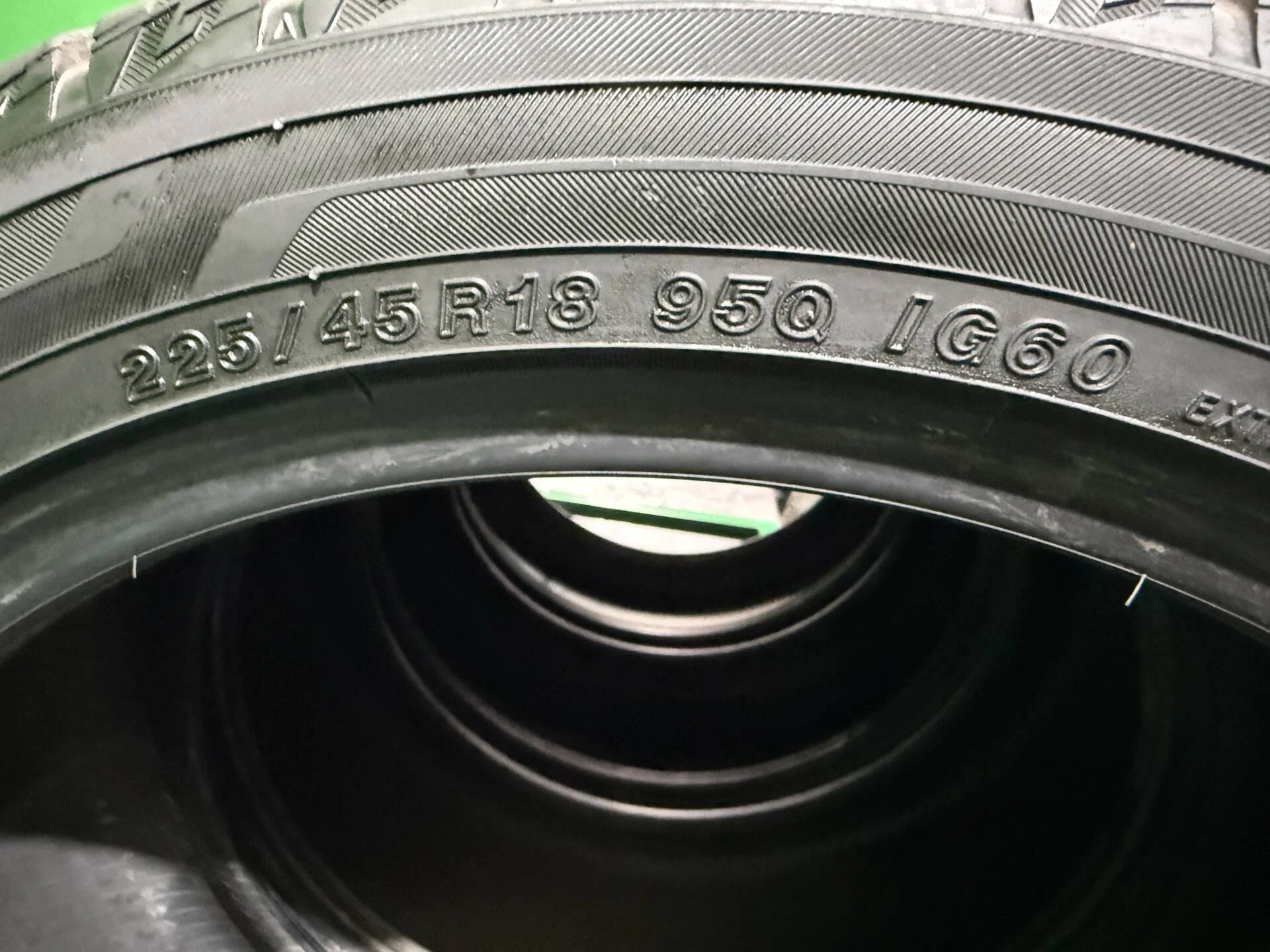 225/45 R18 дюймов Yokohama Ice Guard IG60 зимние нешипованные - миниатюра 4
