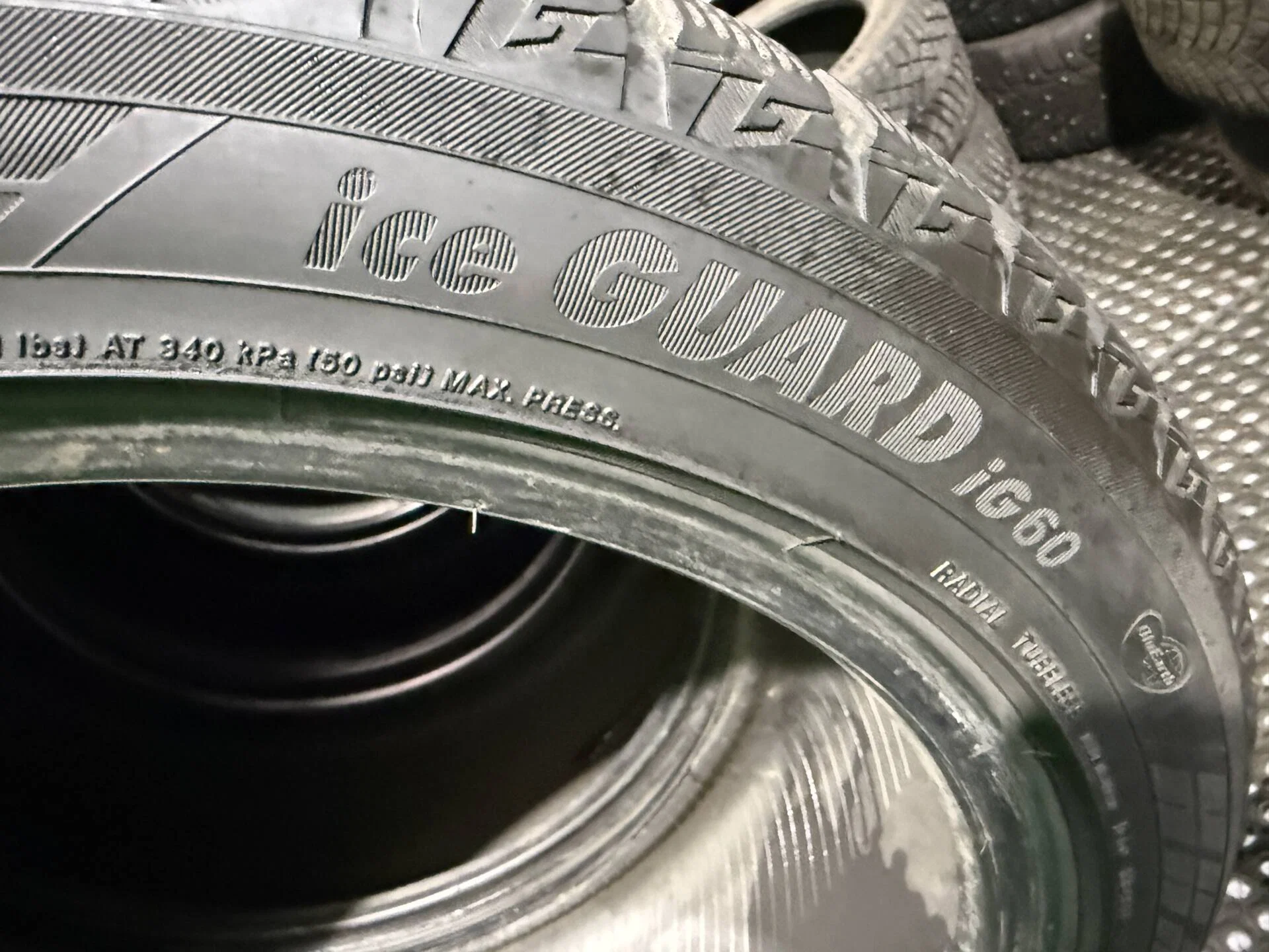 225/45 R18 дюймов Yokohama Ice Guard IG60 зимние нешипованные - миниатюра 5