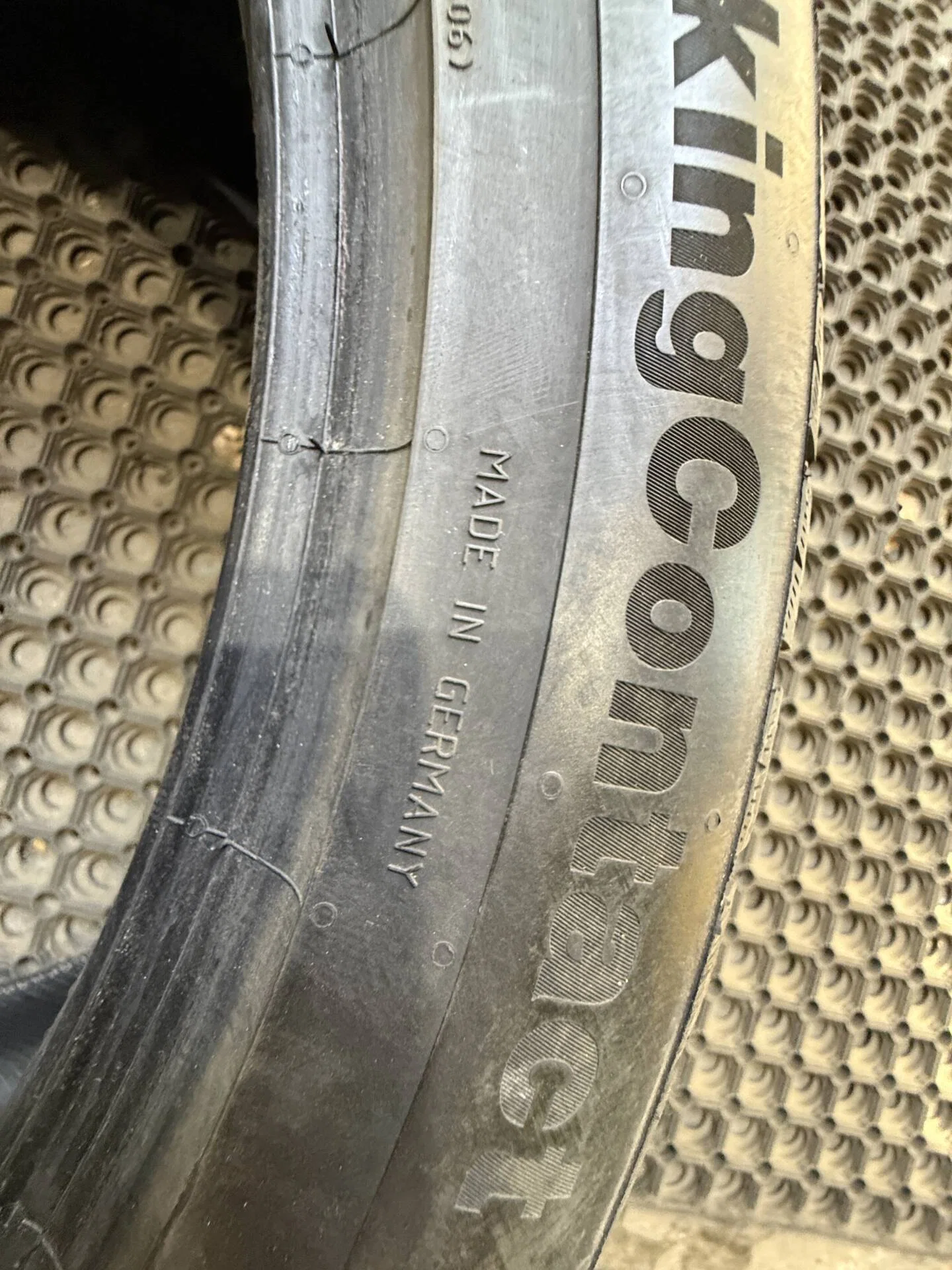 275/40 R21 дюймов Continental ContiVikingContact 6 SUV зимние нешипованные - миниатюра 4