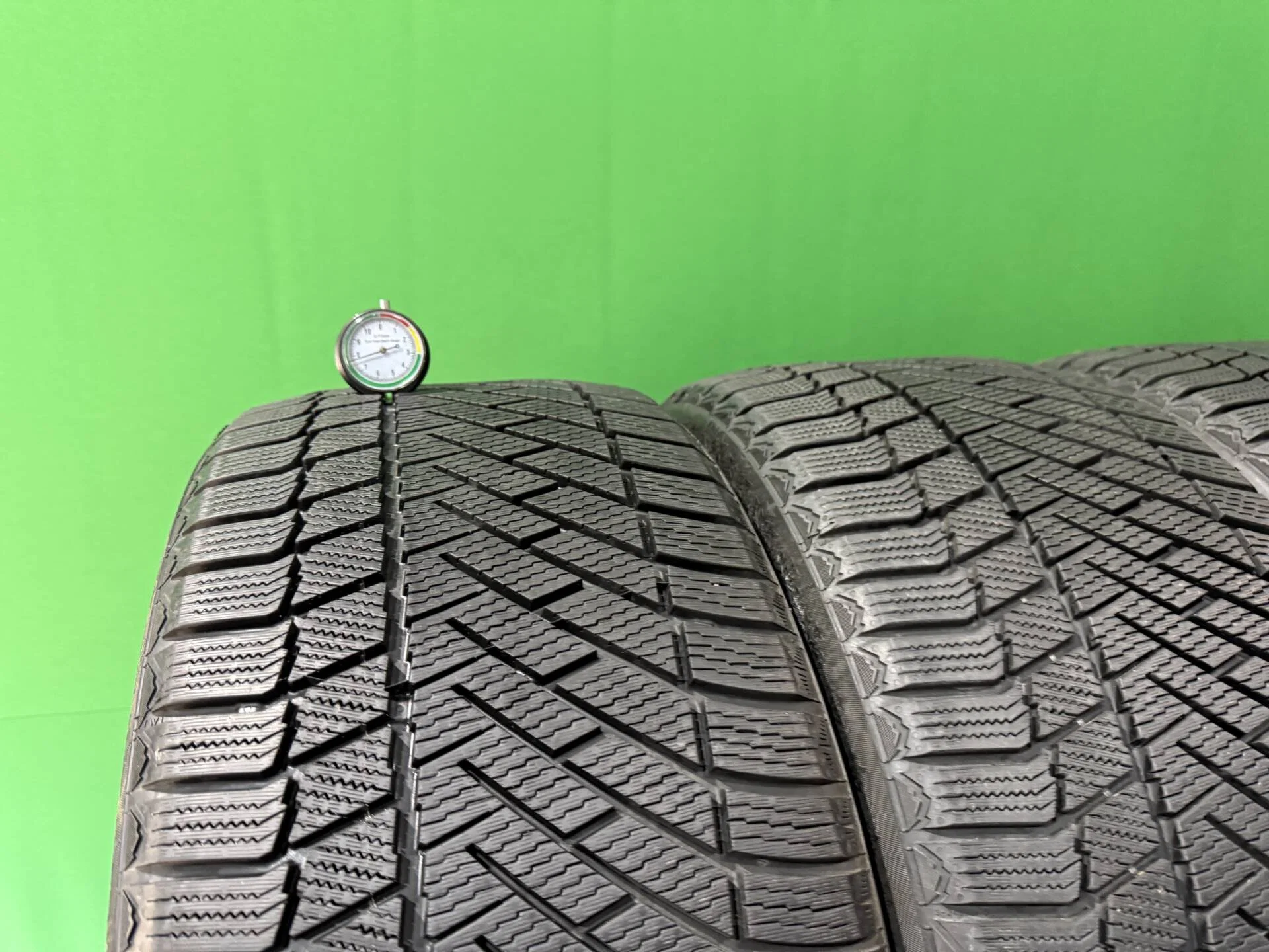 275/40 R21 дюймов Continental ContiVikingContact 6 SUV зимние нешипованные - миниатюра 6