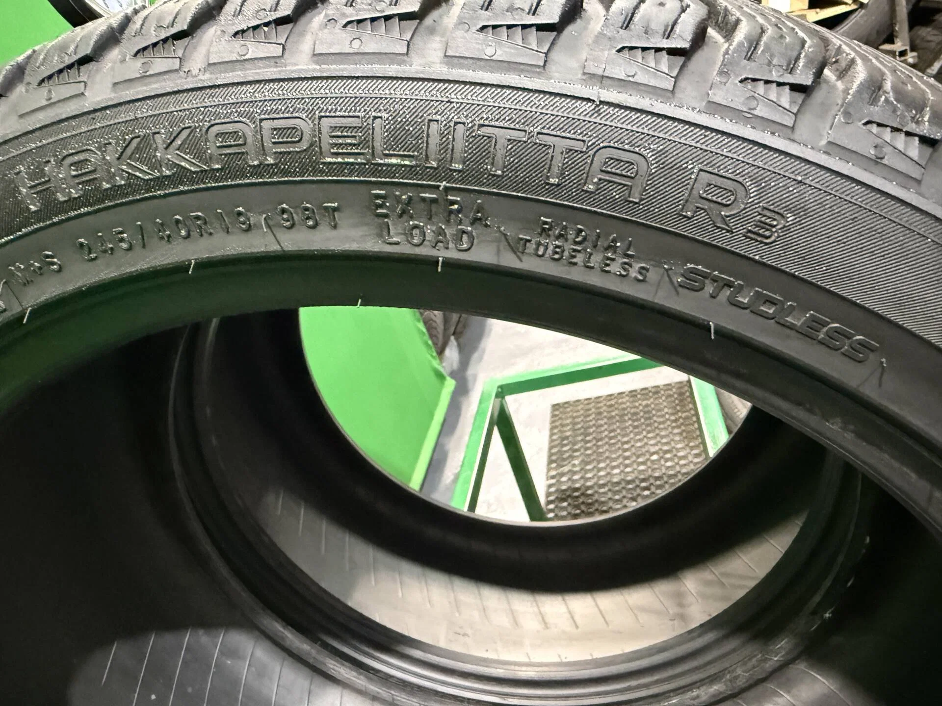 245/40 R19 дюймов Nokian Tyres Hakkapeliitta R3 зимние нешипованные - миниатюра 4