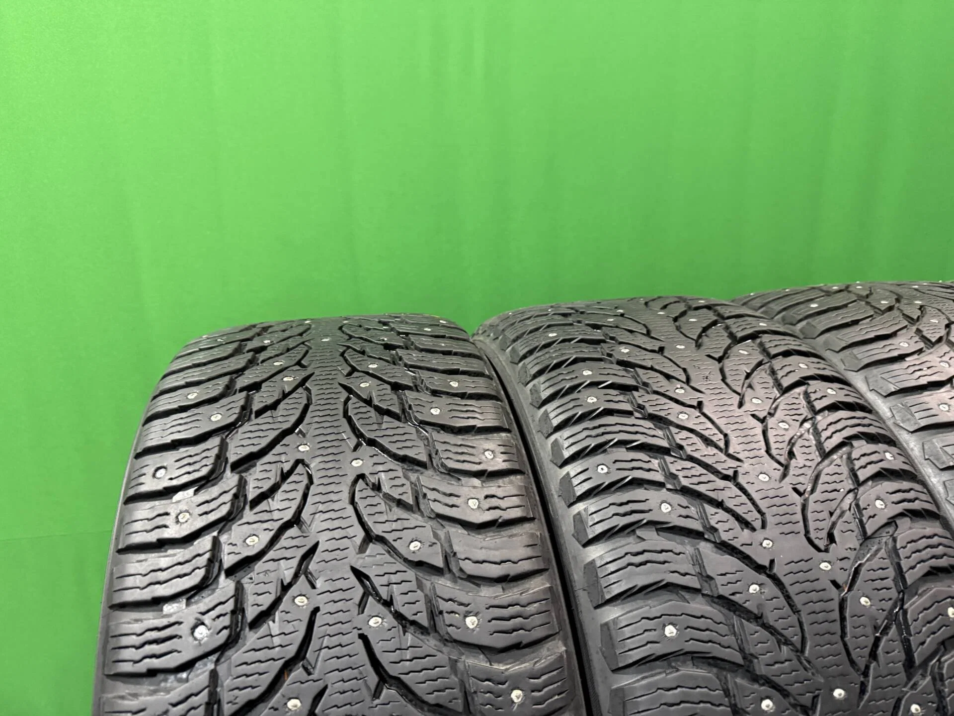 285/45 R21 дюймов Nokian Tyres Hakkapeliitta 9 SUV зимние шипованные - миниатюра 3