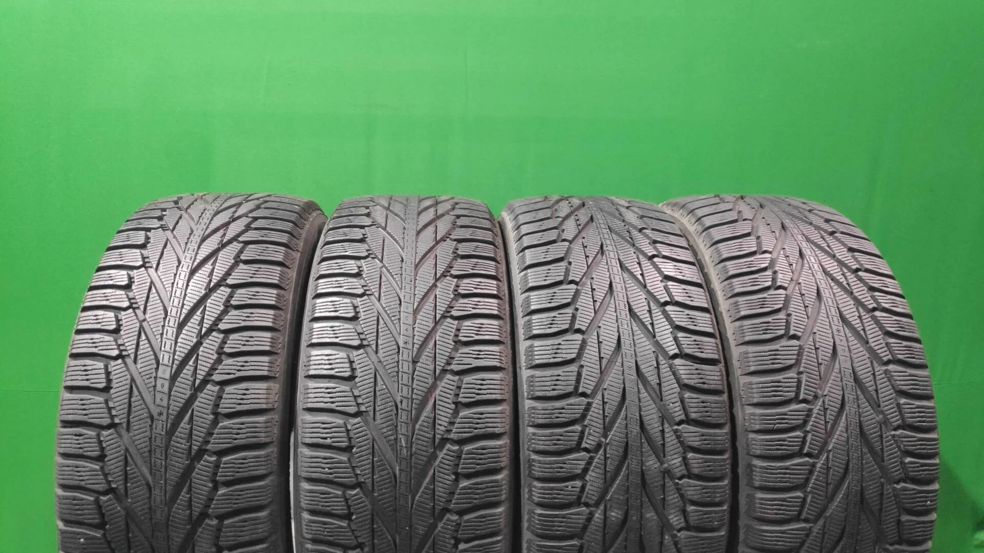 285/60 R18 дюймов Nokian Tyres Hakkapeliitta R2 SUV зимние нешипованные