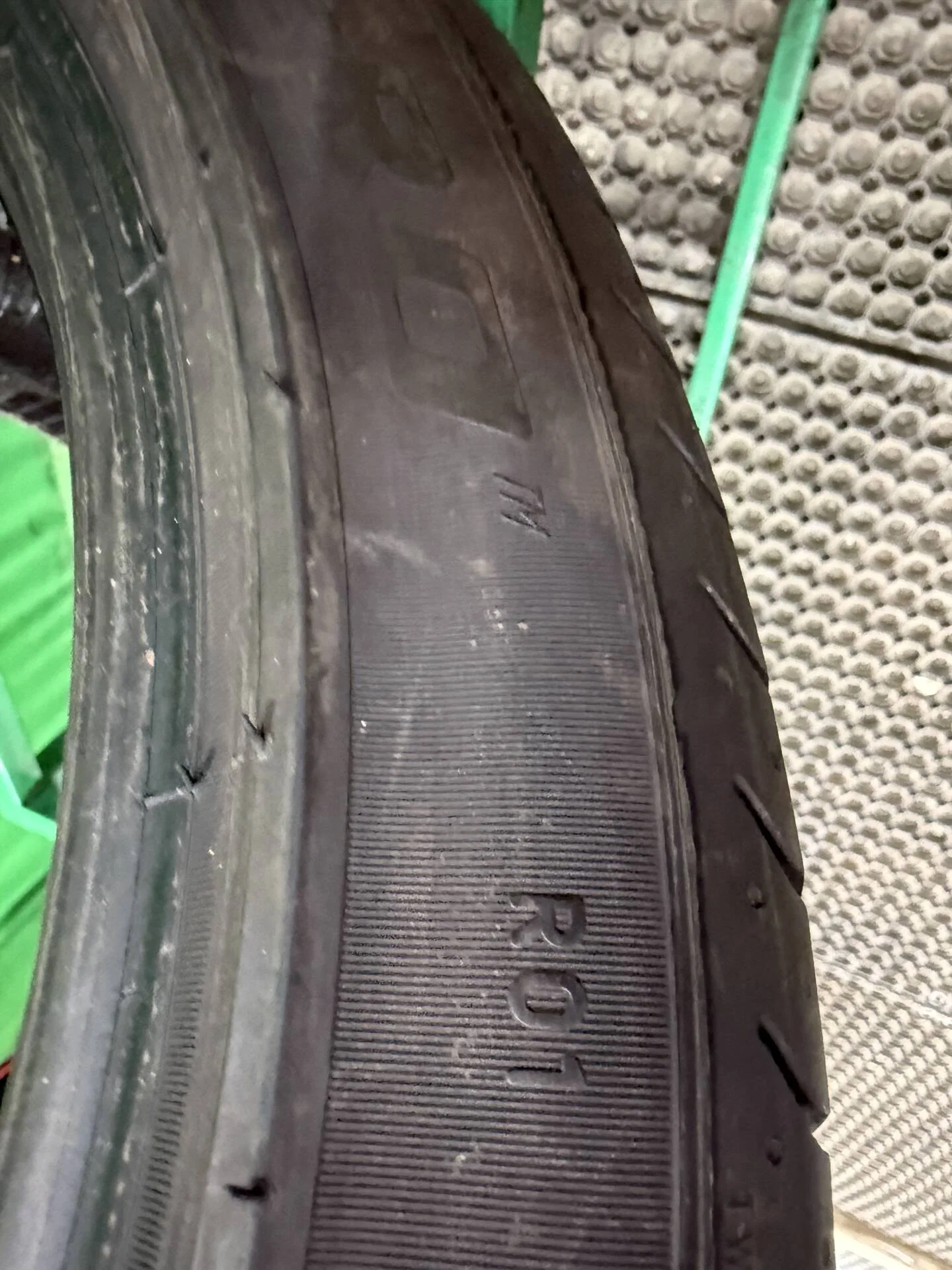 255/40 R21 дюймов Pirelli P Zero летние - миниатюра 3