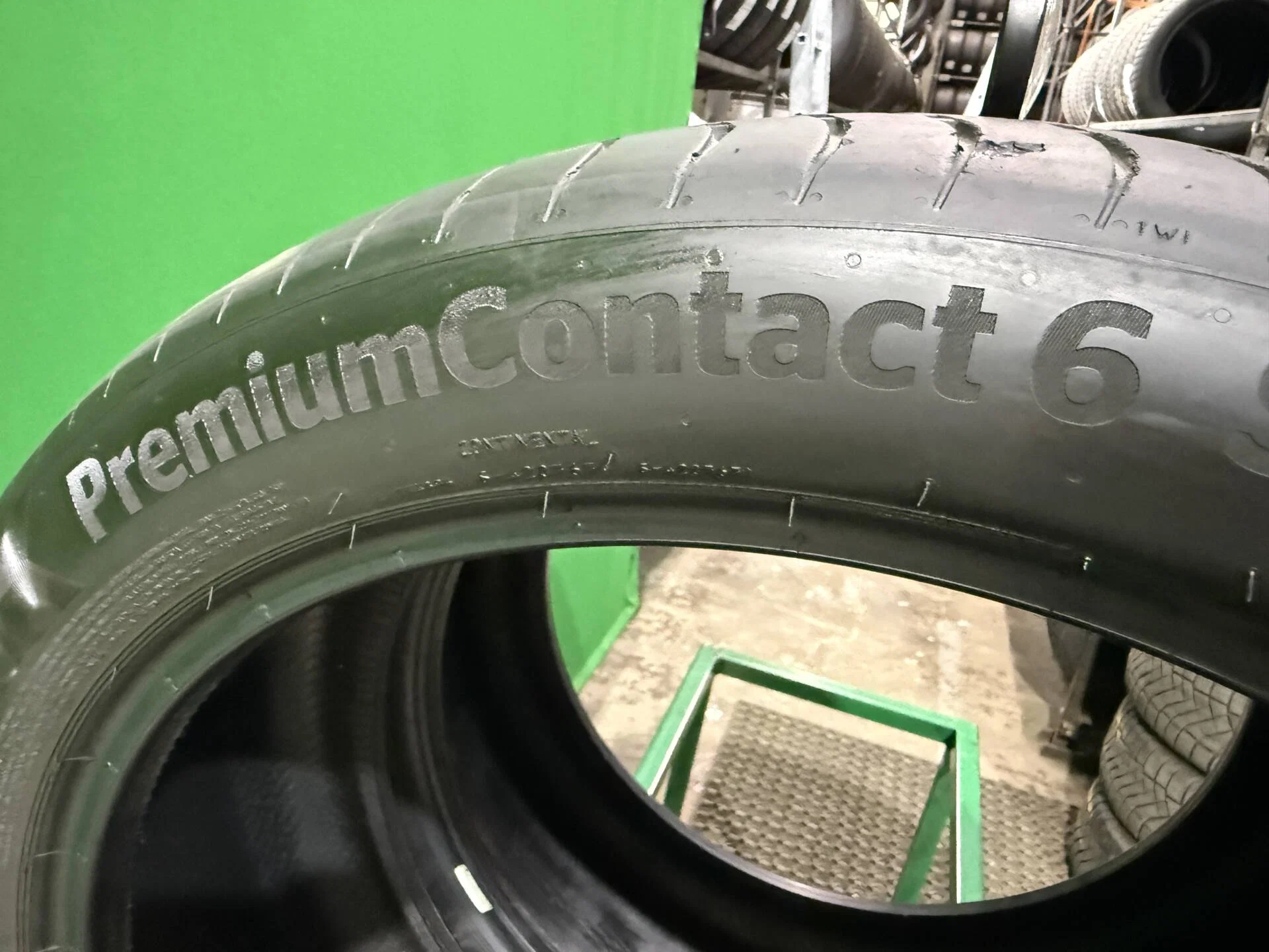 275/40 R22 дюймов Continental PremiumContact 6 SSR летние - миниатюра 2