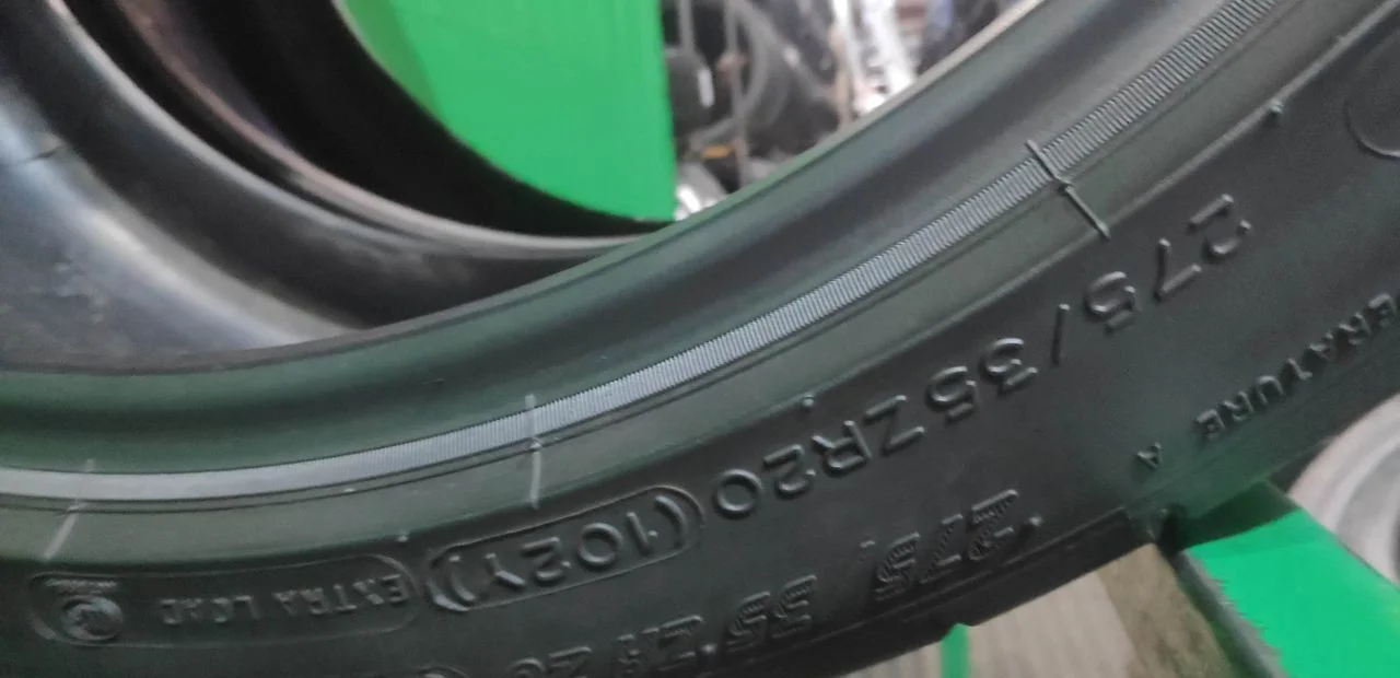 Michelin Pilot Super Sport 275/35 R20 102Y - миниатюра 2