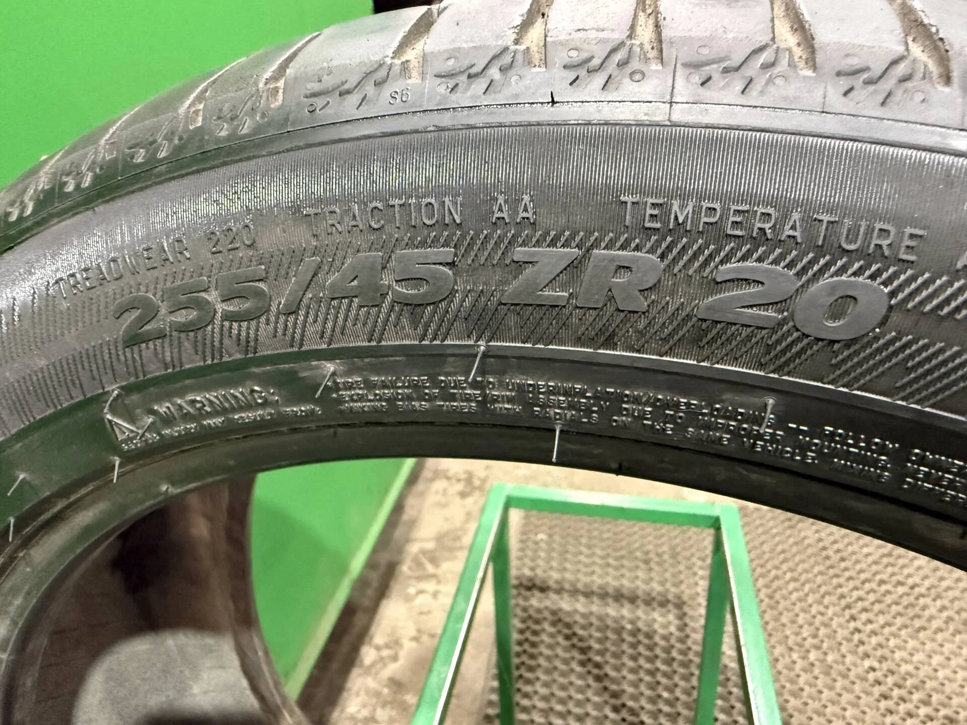 Michelin Latitude Sport 3 255/45 R20 105Y - миниатюра 3