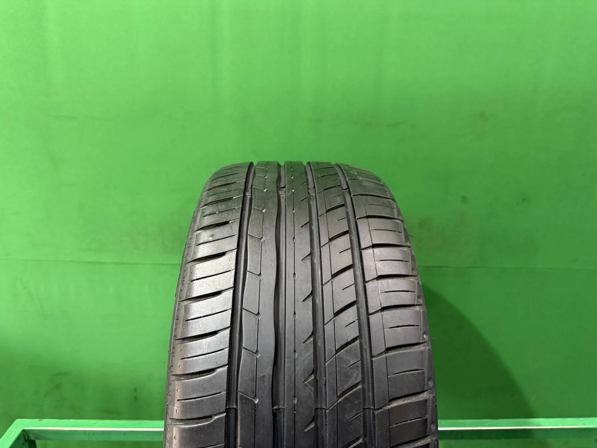 235/35 R19 дюймов RoadX RXMotion U11 летние - изображение 1