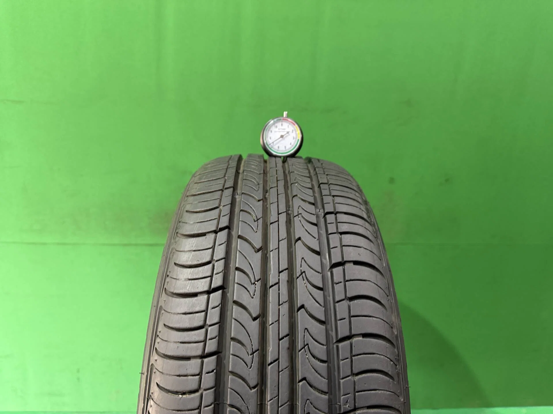 205/60 R15 Roadstone Classe Premiere CP672 летние - миниатюра 5