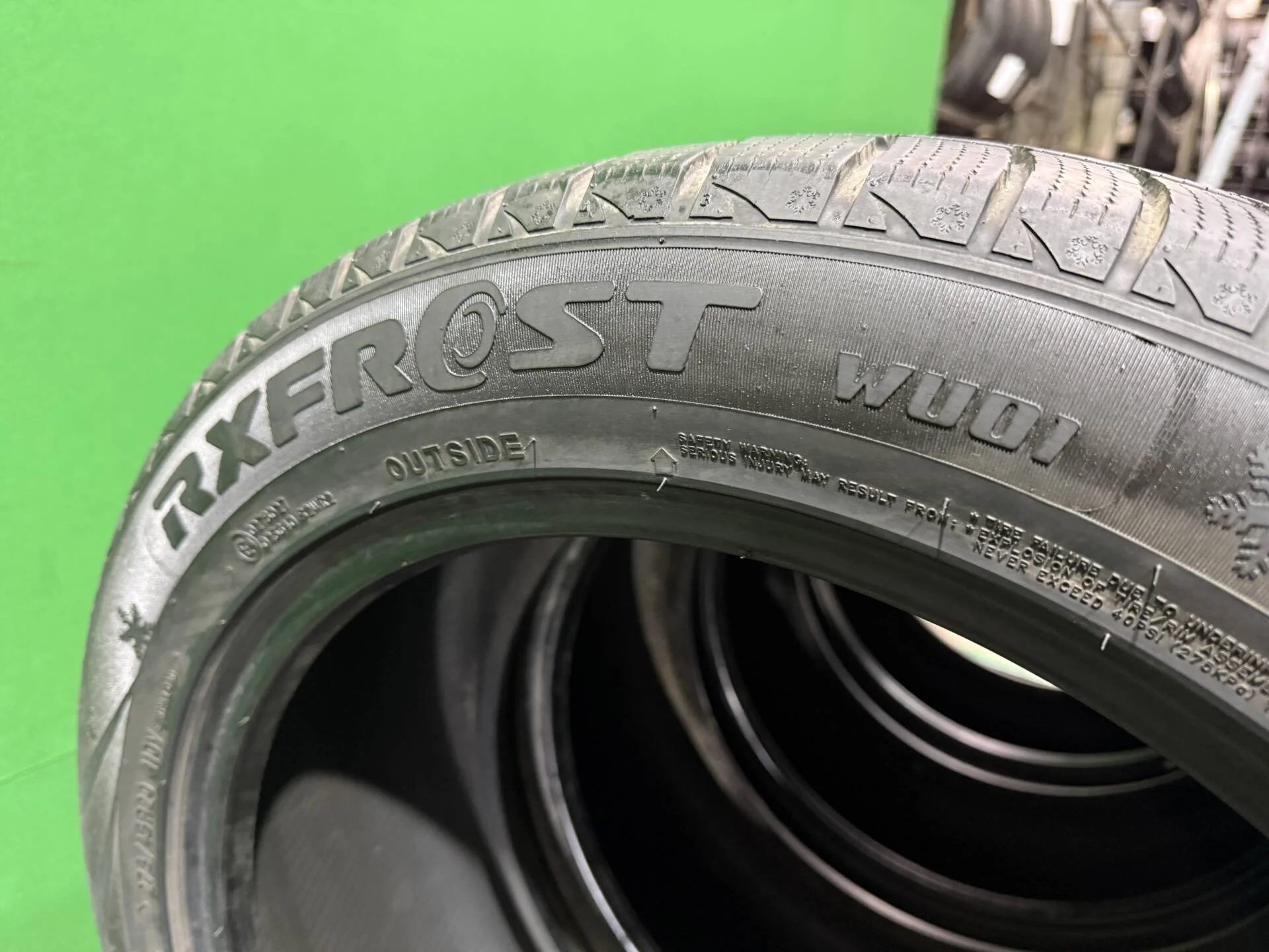 275/45 R20 дюймов RoadX RX Frost WU01 зимние нешипованные - миниатюра 2