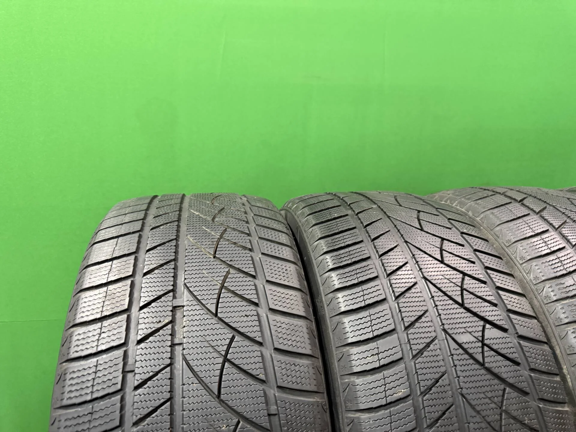275/45 R20 дюймов RoadX RX Frost WU01 зимние нешипованные - миниатюра 4