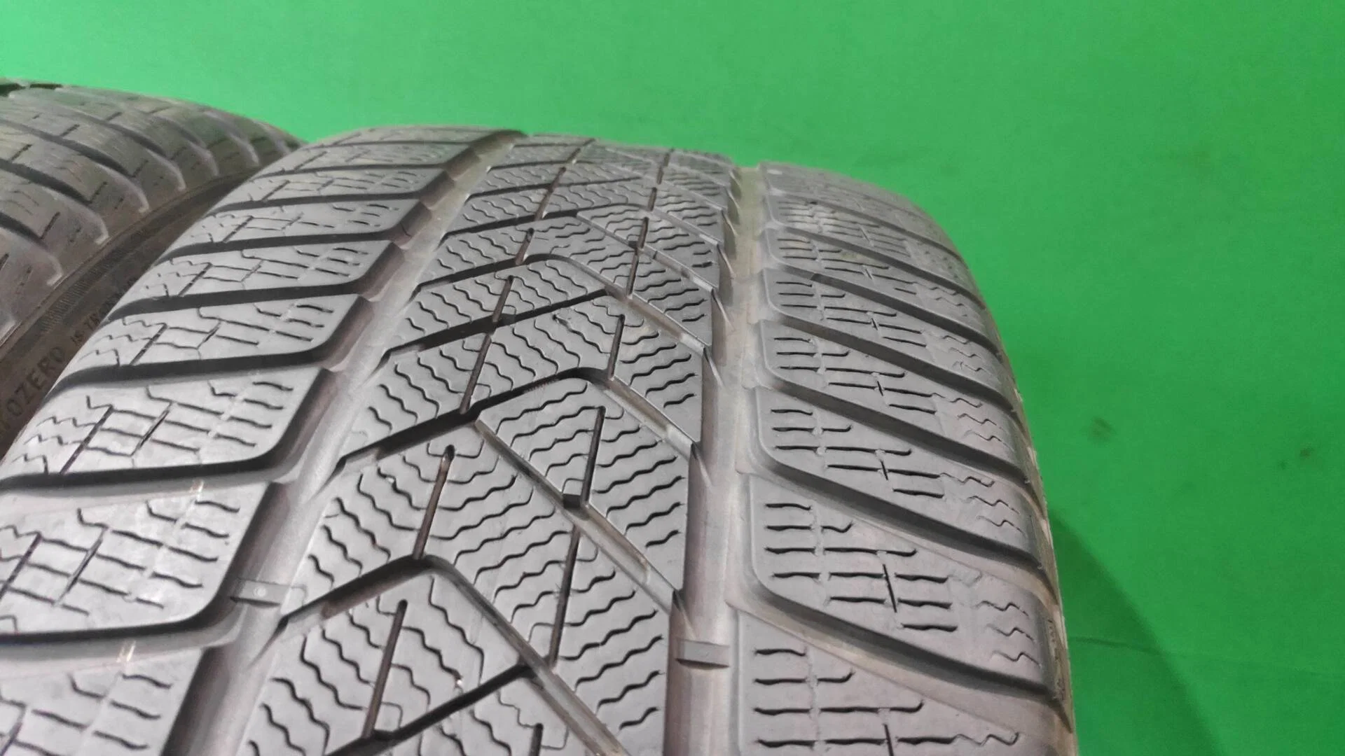 275/35 R19 Pirelli Winter Sottozero 3 зимние нешипованные - миниатюра 5