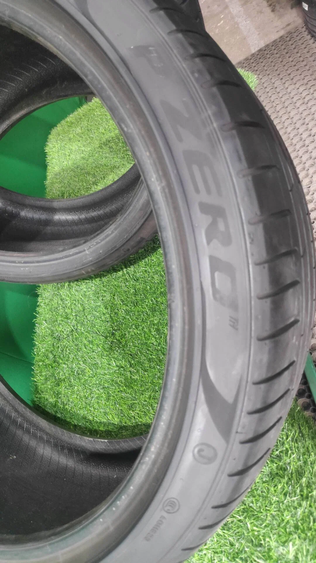 255/35 R20 Pirelli P Zero PZ4 летние - миниатюра 6