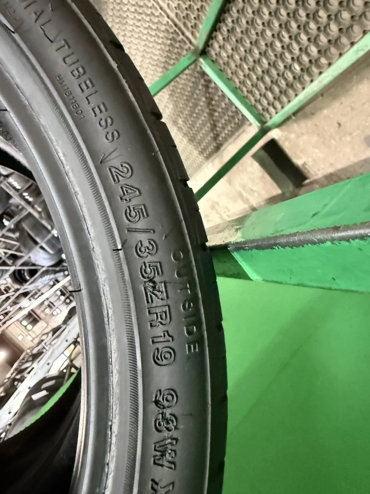 245/35 R19 дюймов Roadmarch Prime UHP 08 летние - миниатюра 2