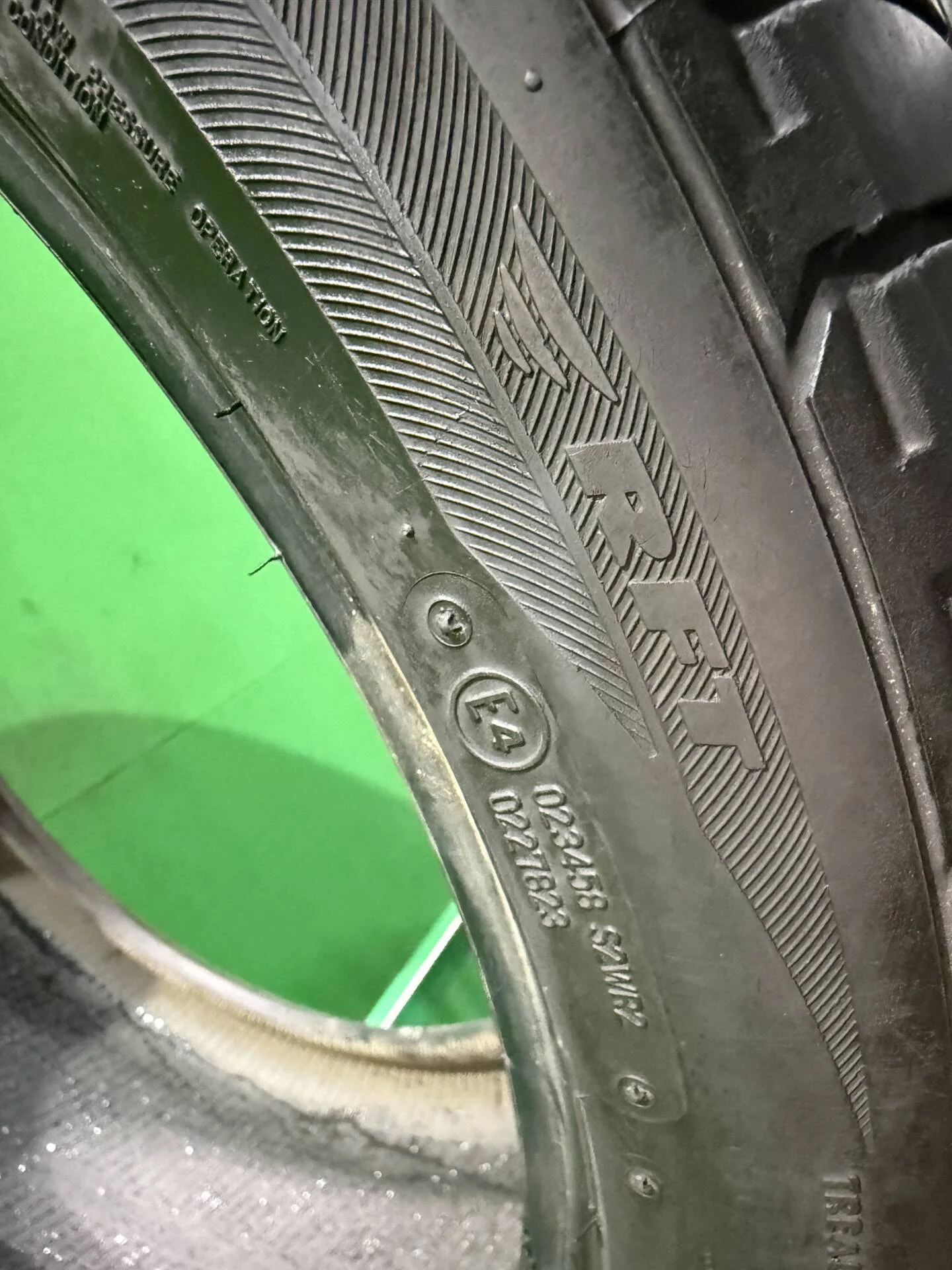 275/40 R20 дюймов Bridgestone Dueler H/P Sport RFT летние - миниатюра 3